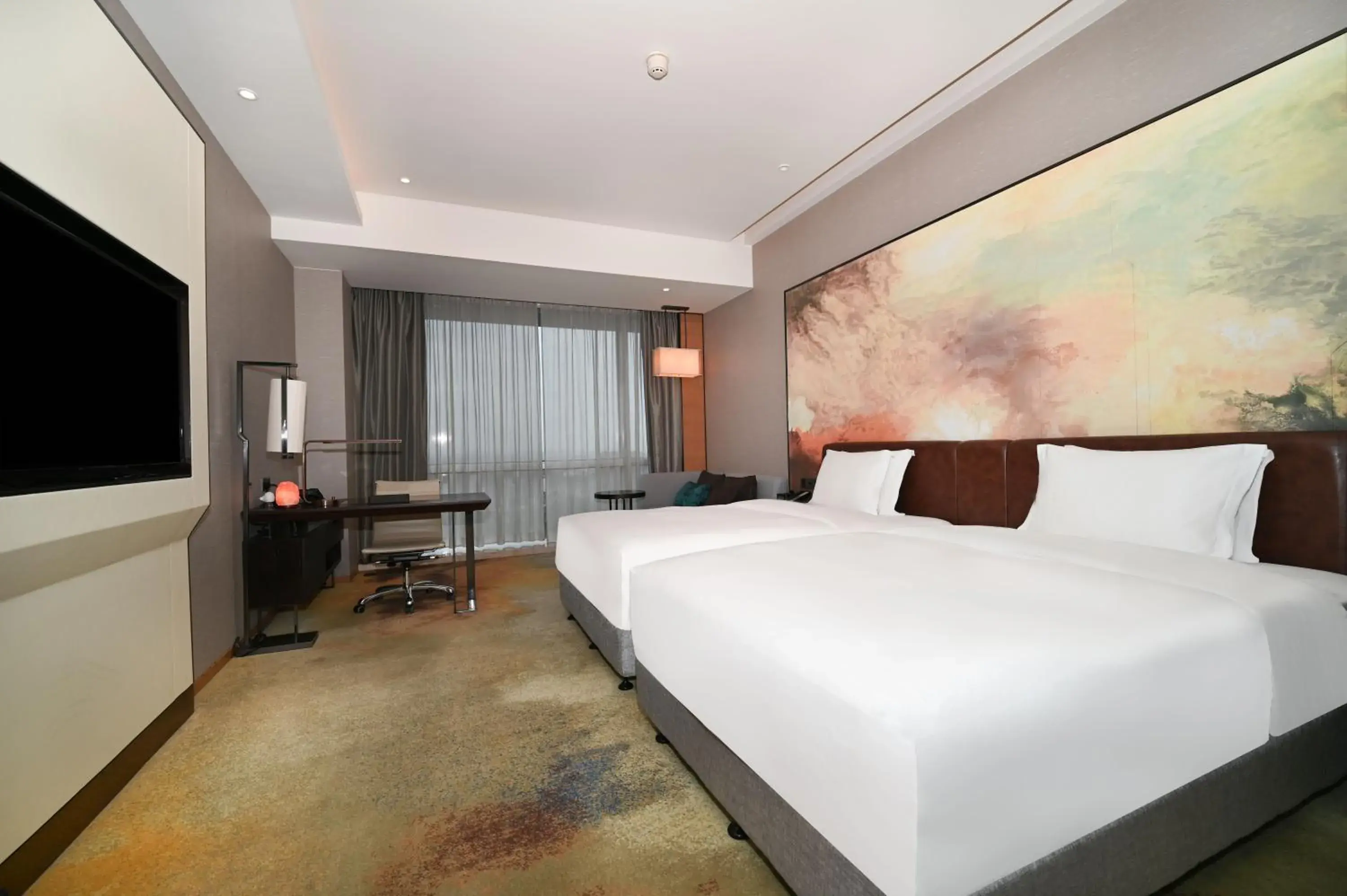 Bed in Crowne Plaza Chengdu Wenjiang by IHG Bed in Crowne Plaza Chengdu Wenjiang by IHG