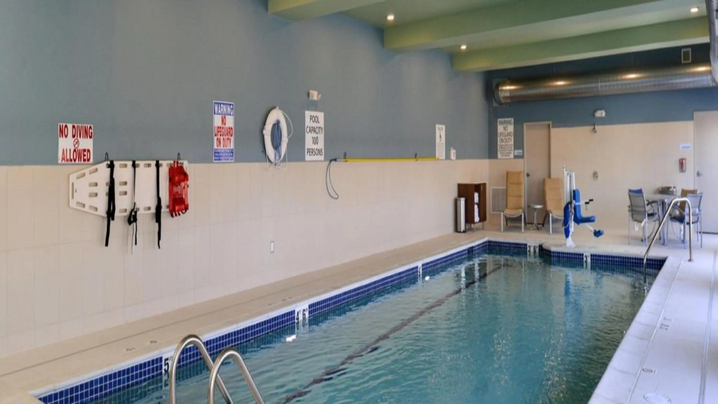 Swimming pool in Holiday Inn Express & Suites - Southgate - Detroit Area by IHG