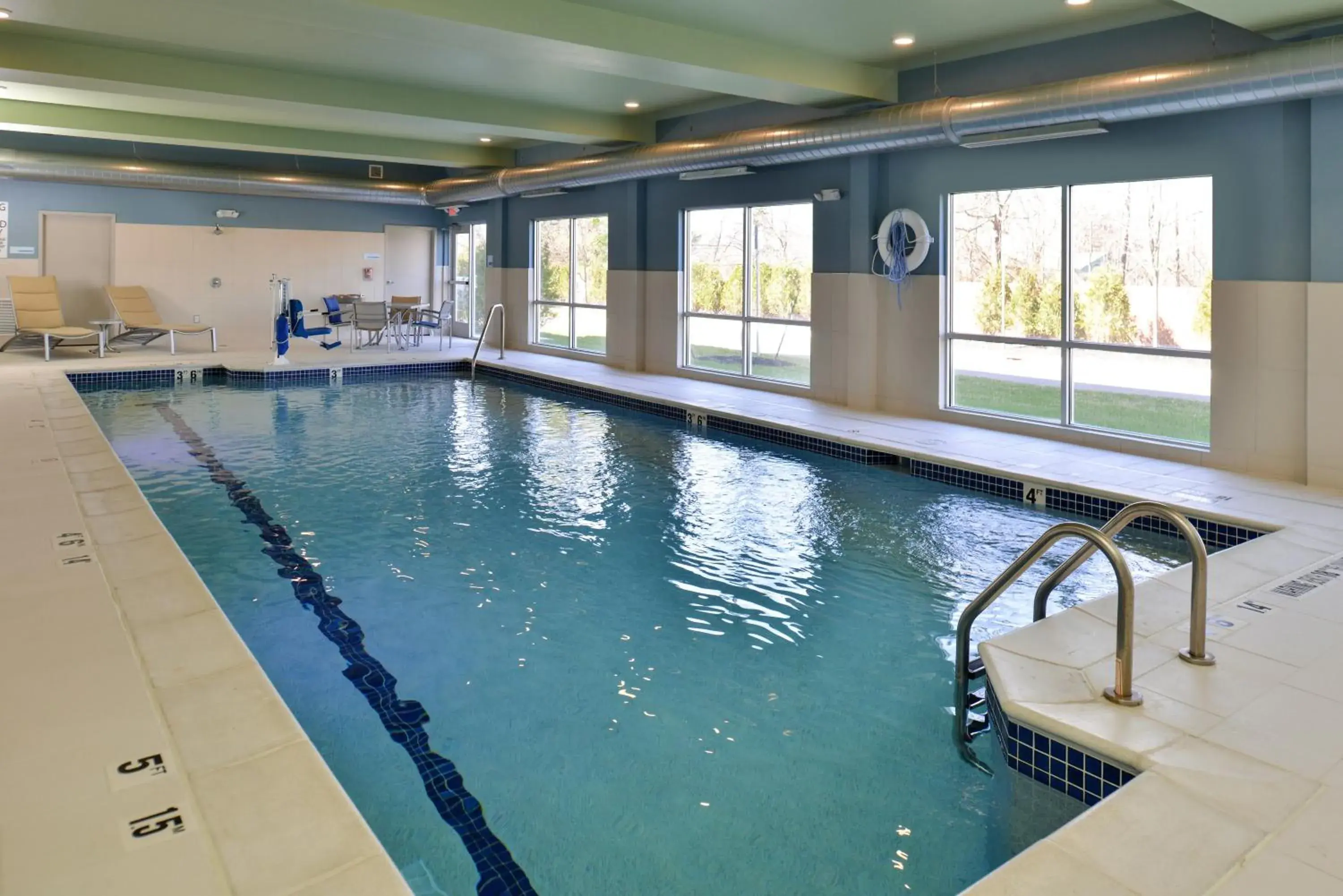 Swimming Pool in Holiday Inn Express & Suites Southgate - Detroit Area