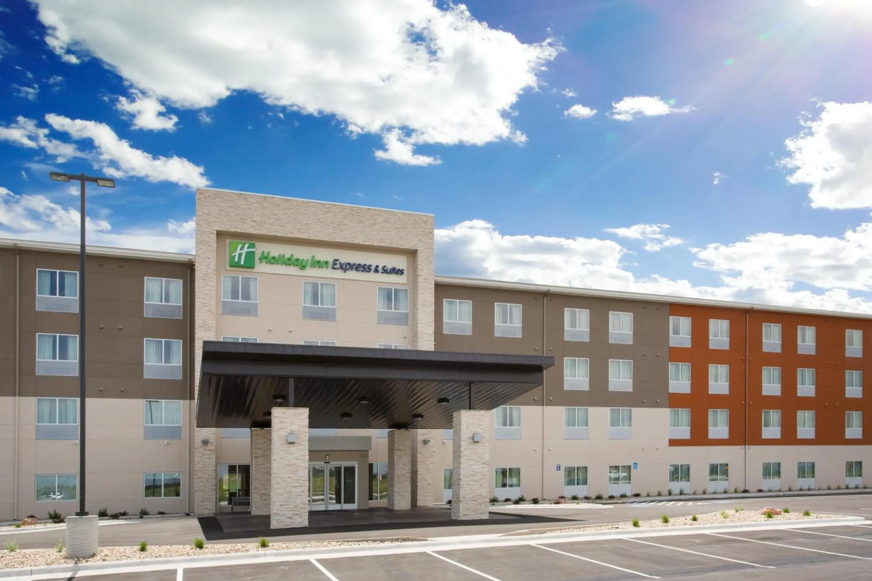 Property building in Holiday Inn Express & Suites - Rapid City - Rushmore South by IHG Property building in Holiday Inn Express & Suites - Rapid City - Rushmore South by IHG