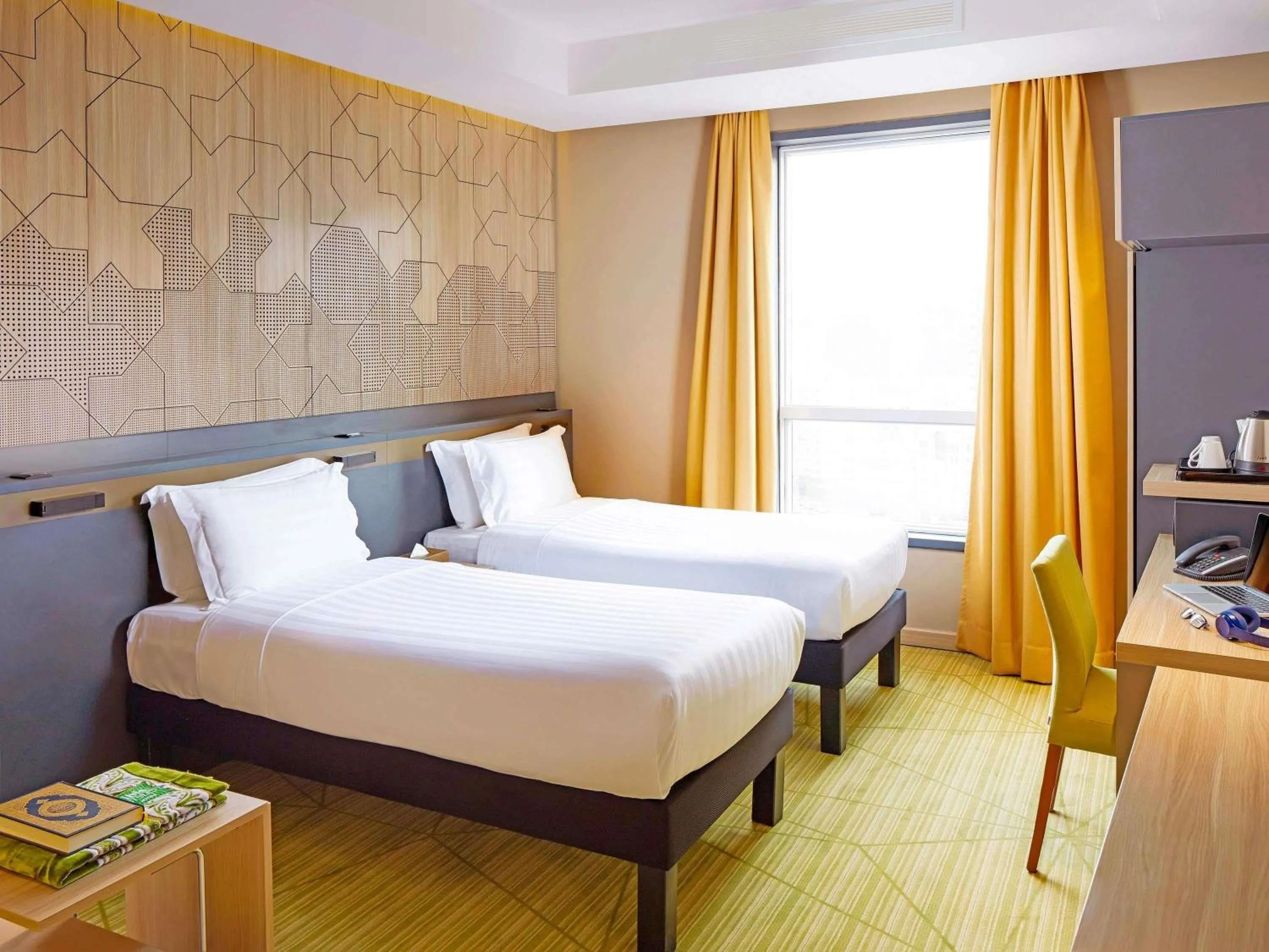 Bedroom, Bed in ibis Styles Makkah