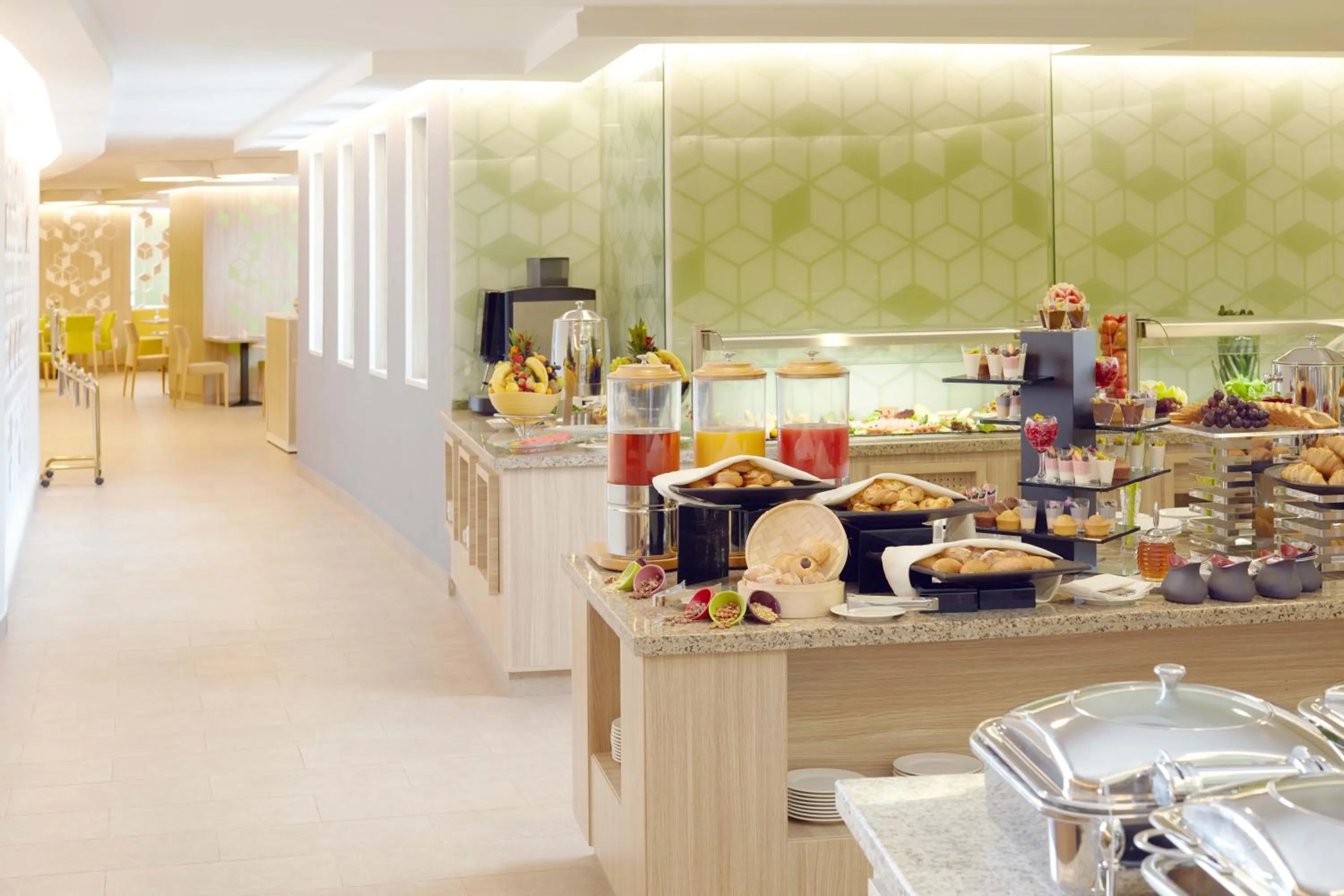 Restaurant/places to eat in ibis Styles Makkah