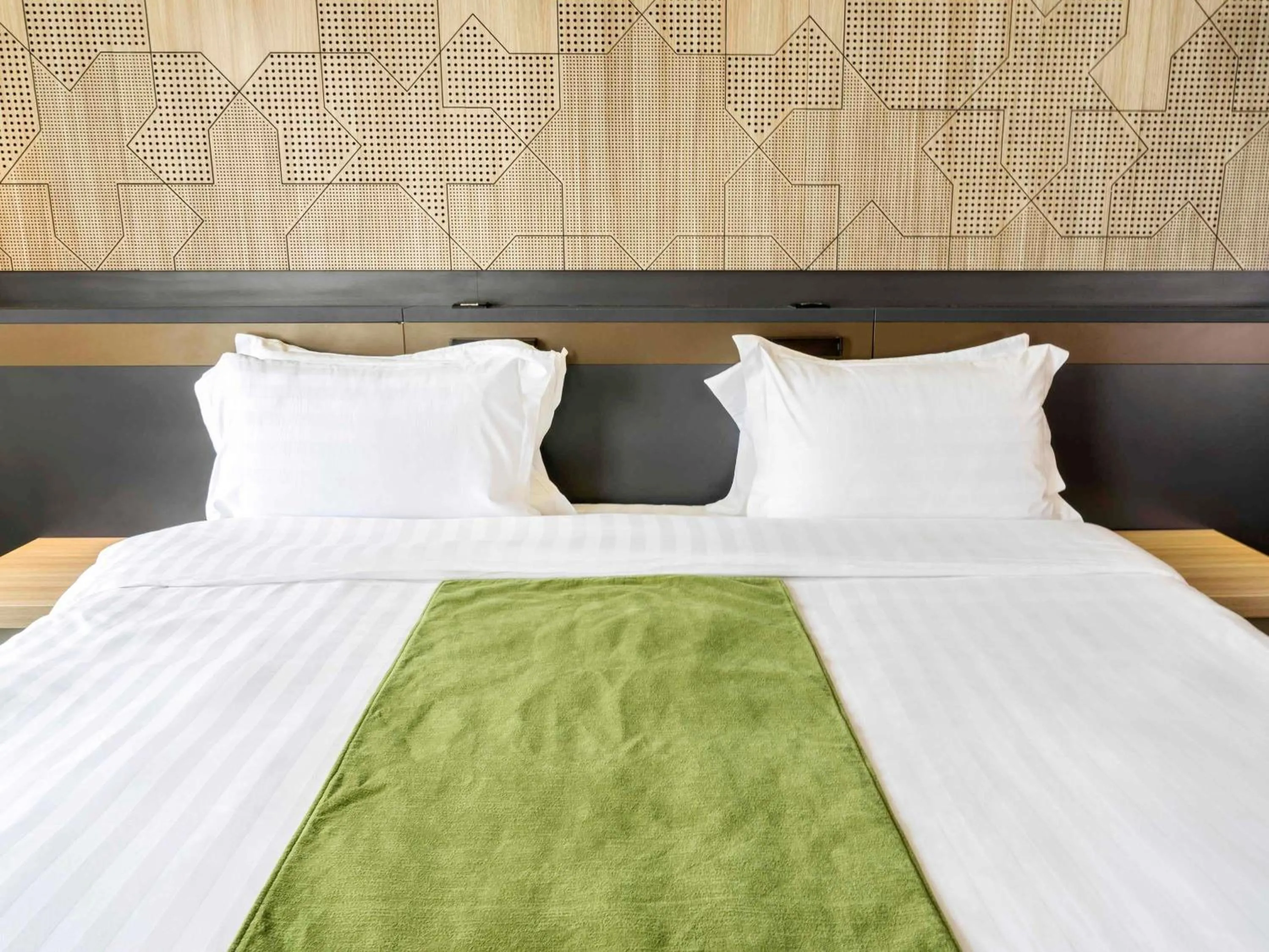 Bedroom, Bed in ibis Styles Makkah