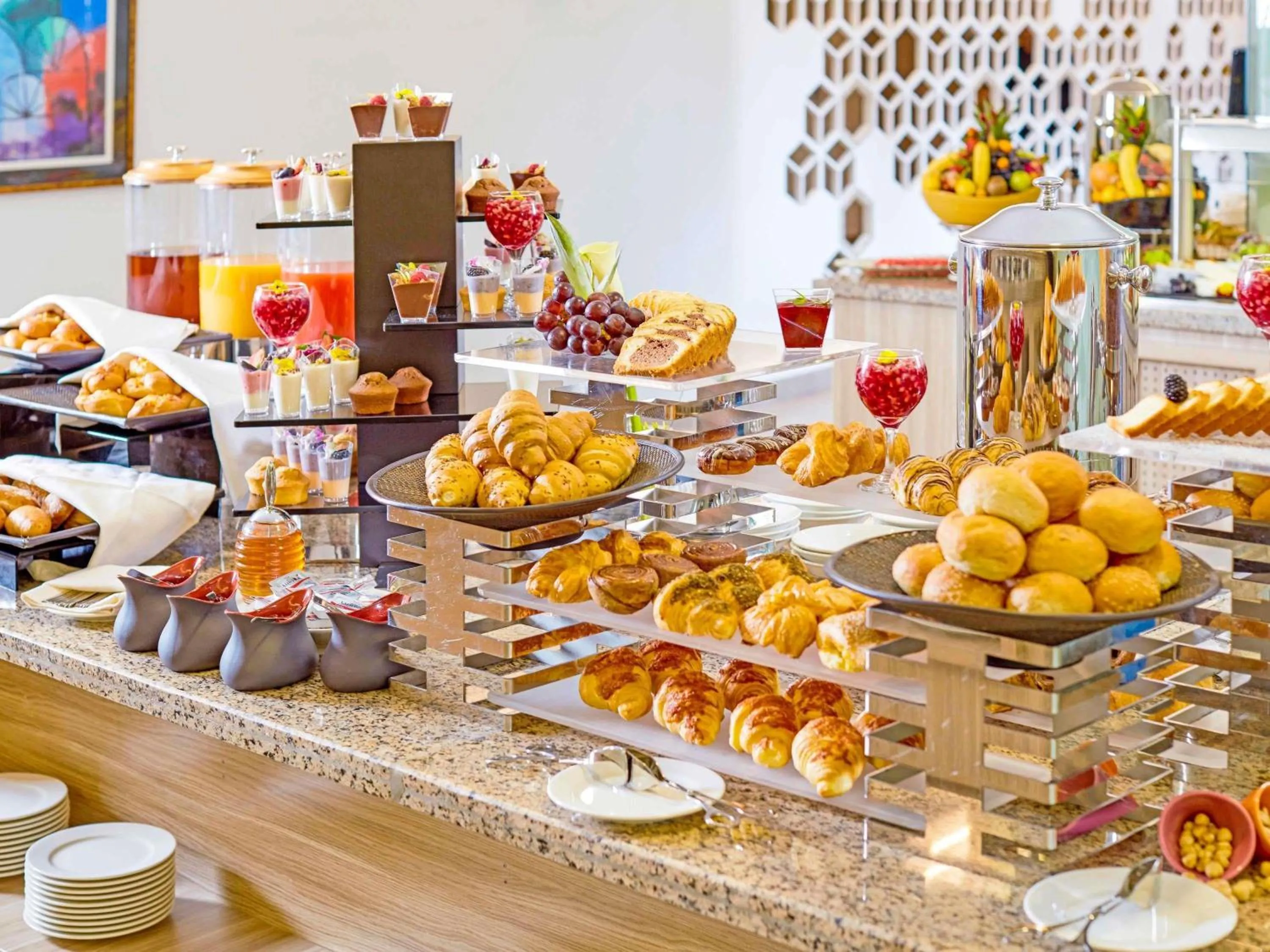 Restaurant/places to eat in ibis Styles Makkah