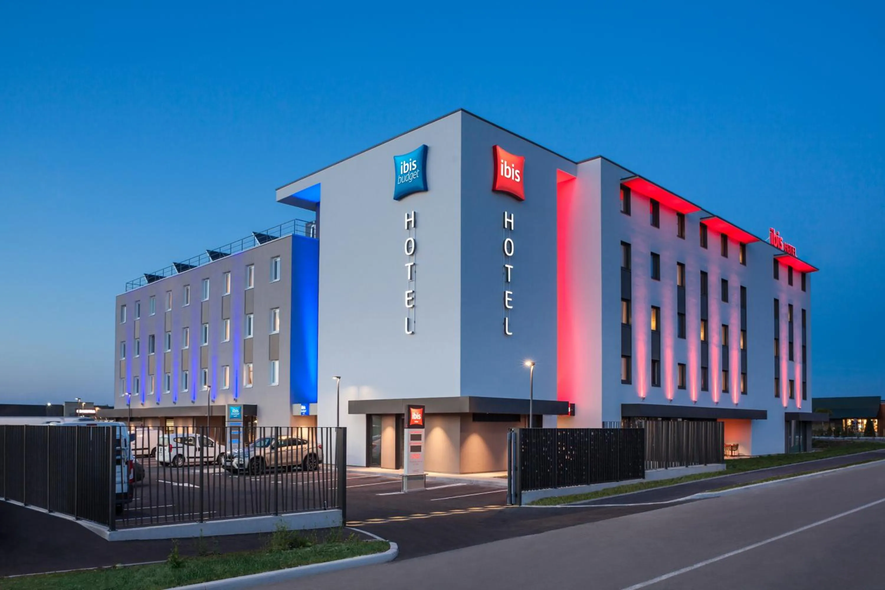 Property building in ibis budget Sens