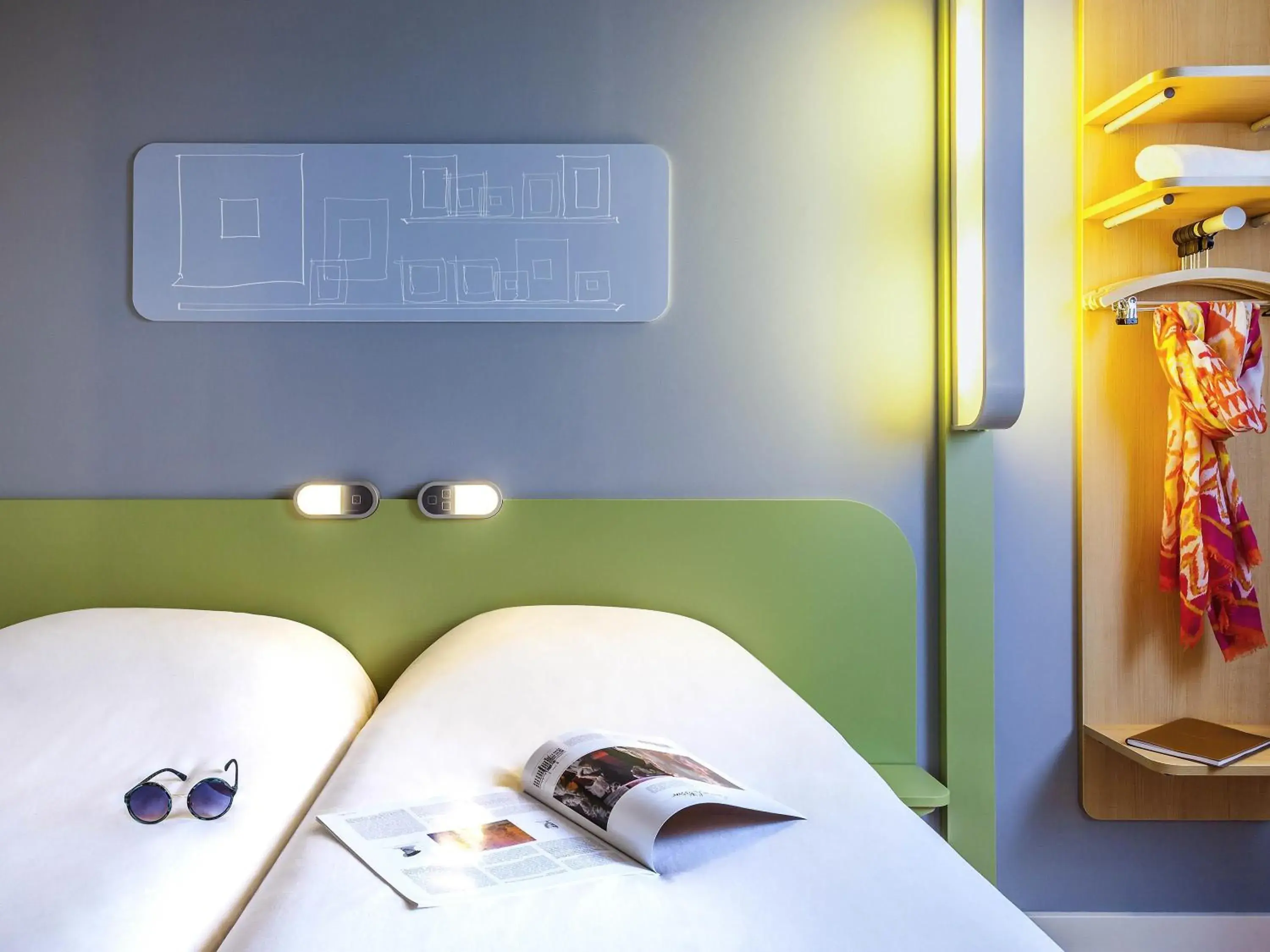 Bedroom, Bed in ibis budget Sens Bedroom, Bed in ibis budget Sens