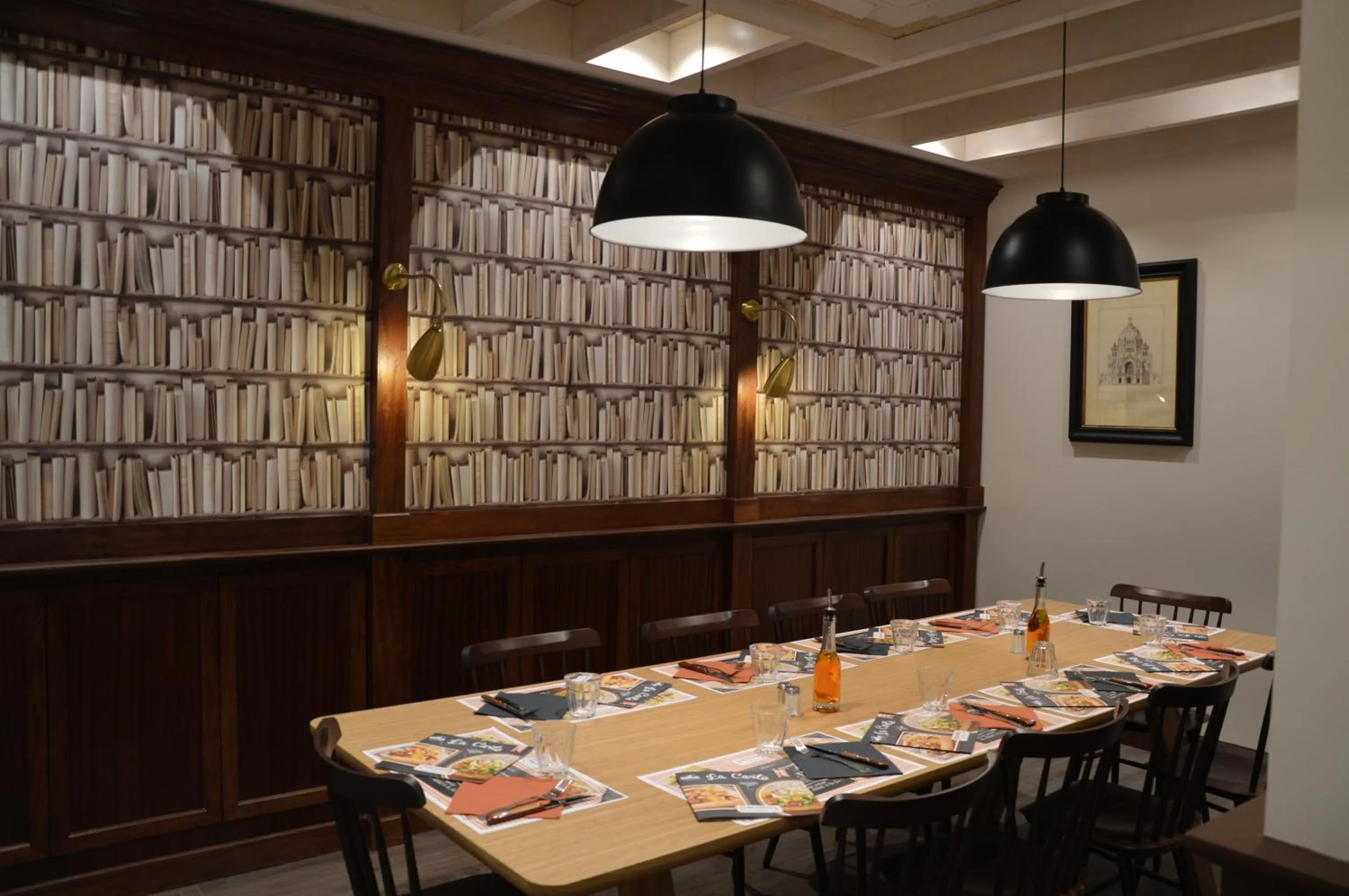 Restaurant/places to eat in ibis budget Sens