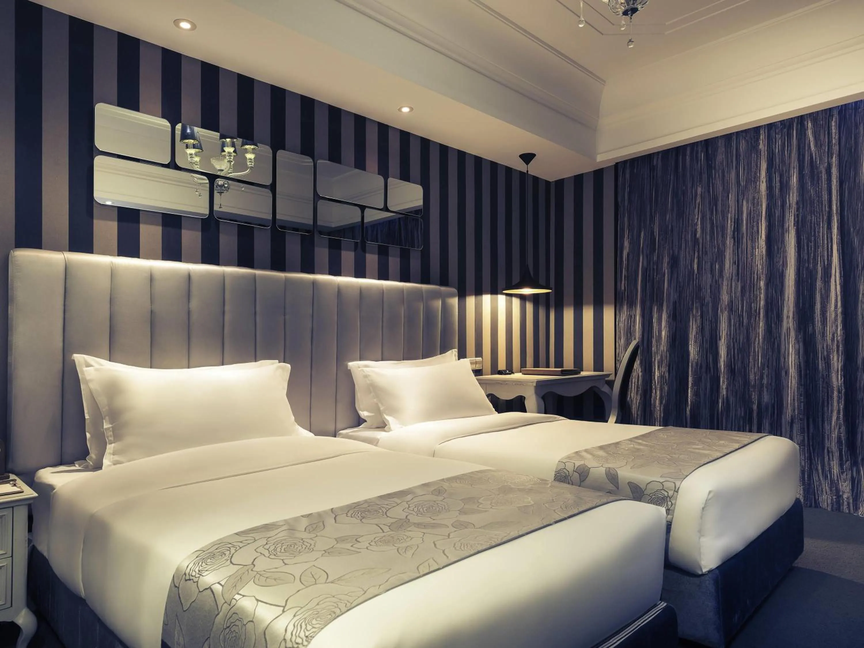 Bedroom, Bed in Mercure Xiamen Exhibition Centre