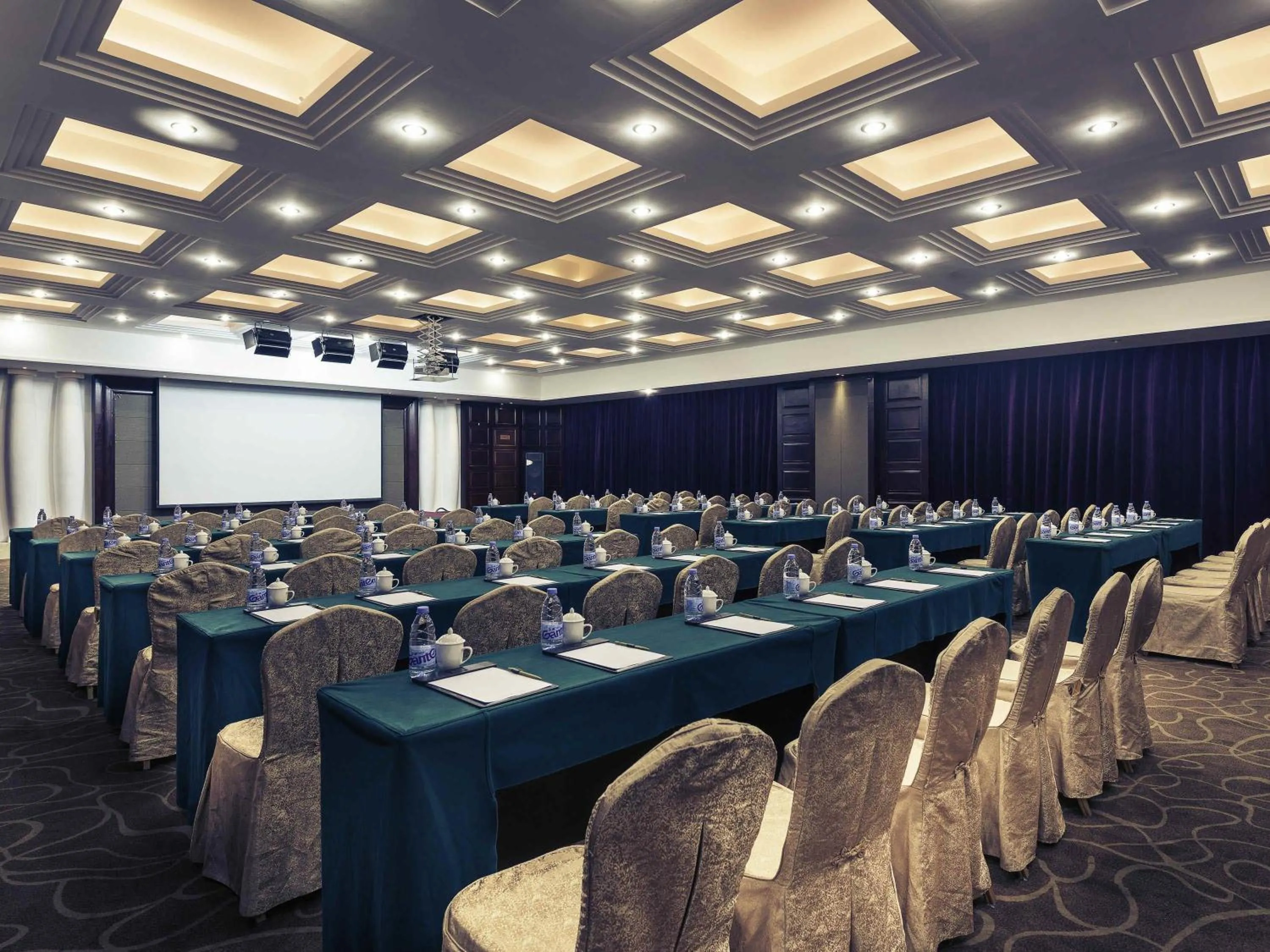 Meeting/conference room in Mercure Xiamen Exhibition Centre