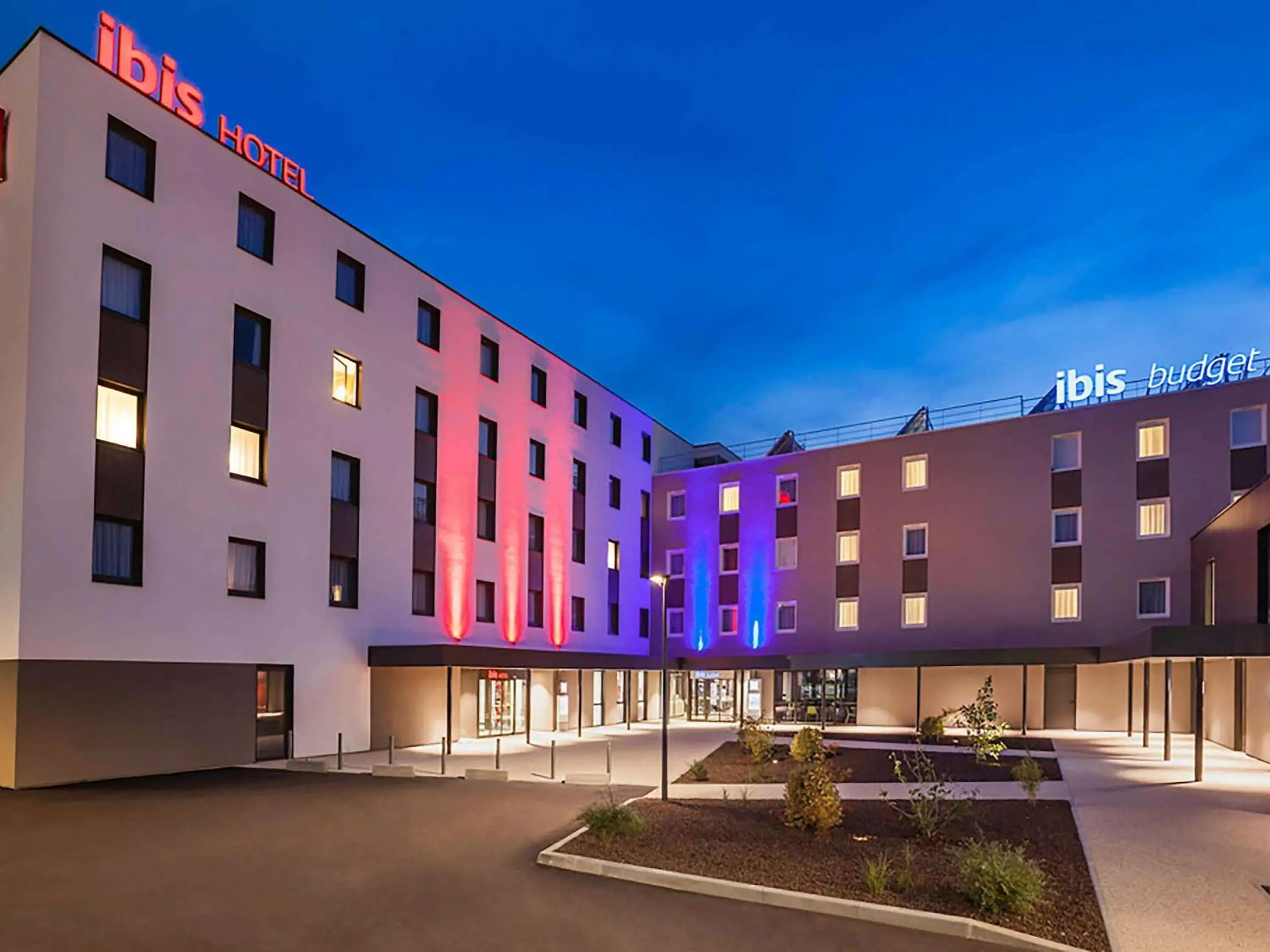 Property building in ibis Sens Property building in ibis Sens