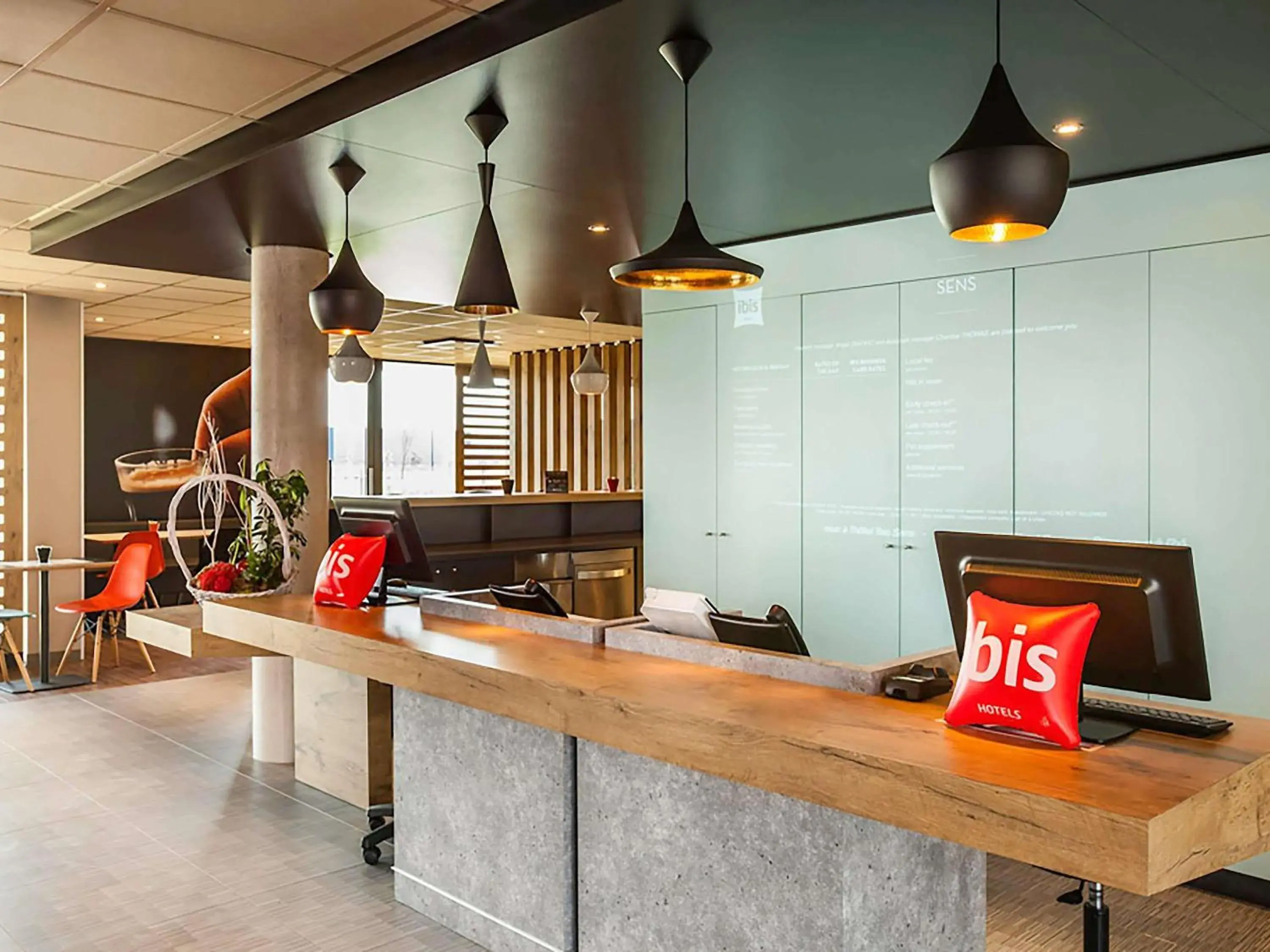 Property building in ibis Sens Property building in ibis Sens