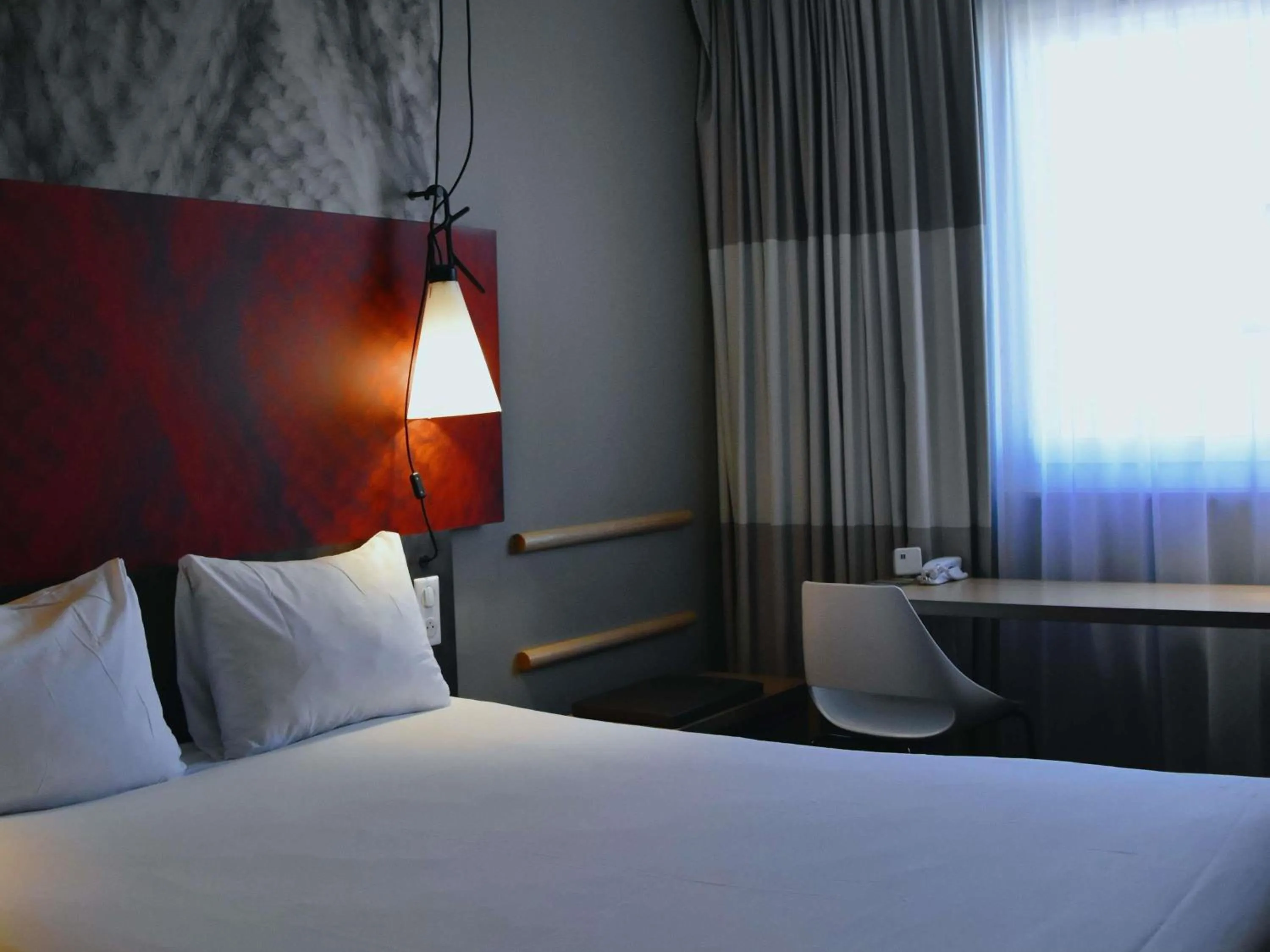 Bedroom, Bed in ibis Sens