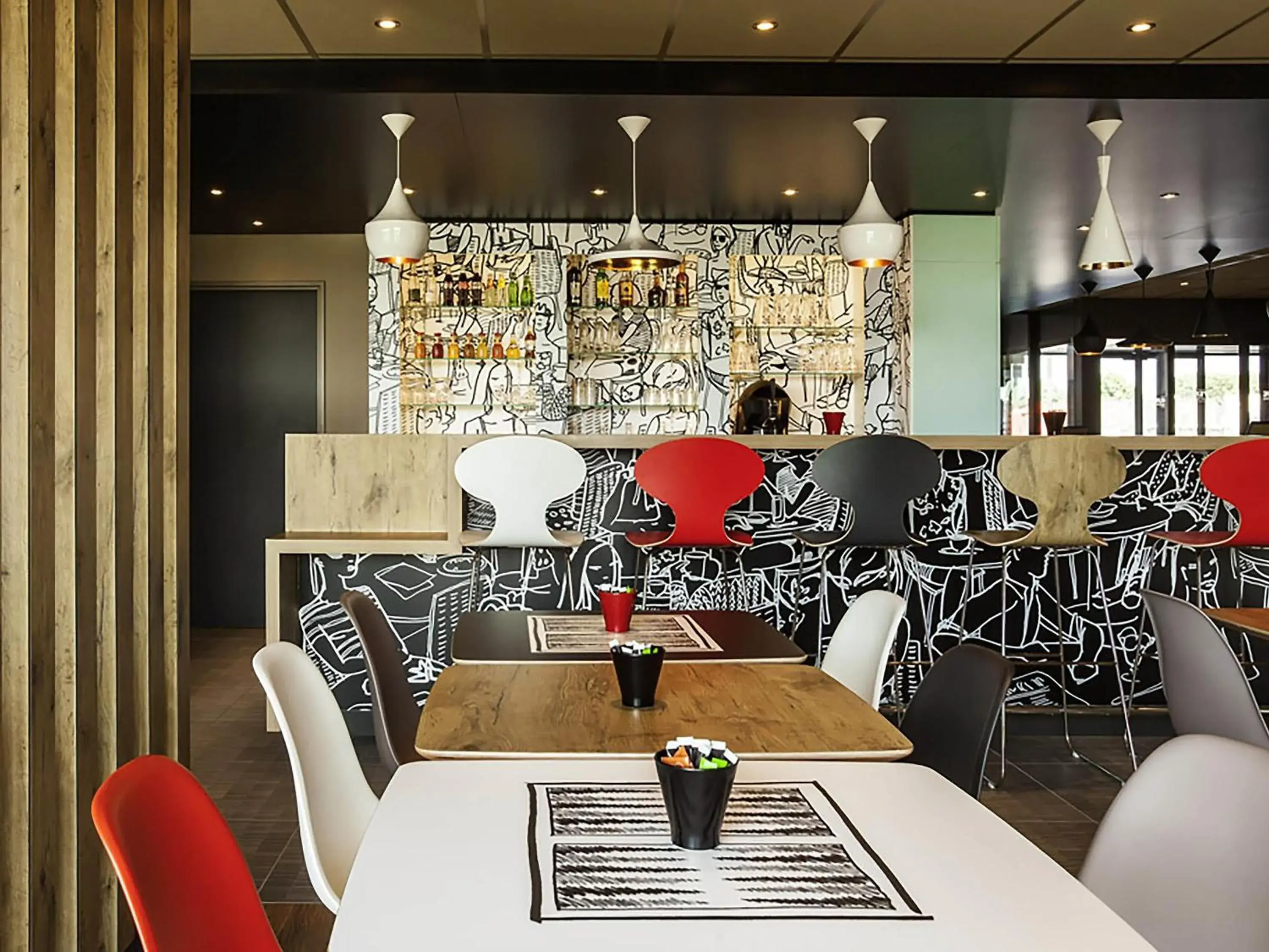 Lounge or bar in ibis Sens Lounge or bar in ibis Sens