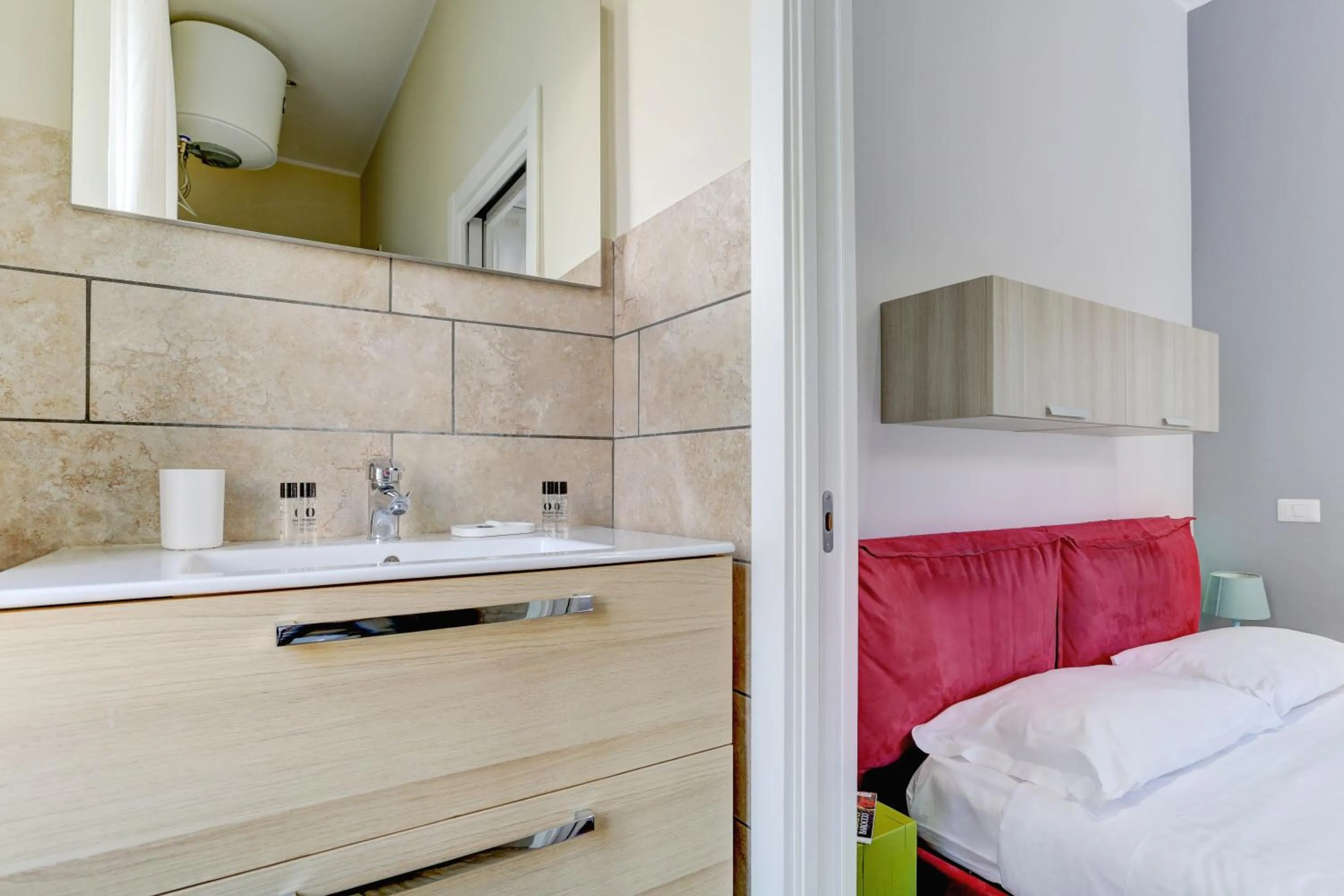 Bathroom, Bed in Appartamento Santi Quattro - Colosseo