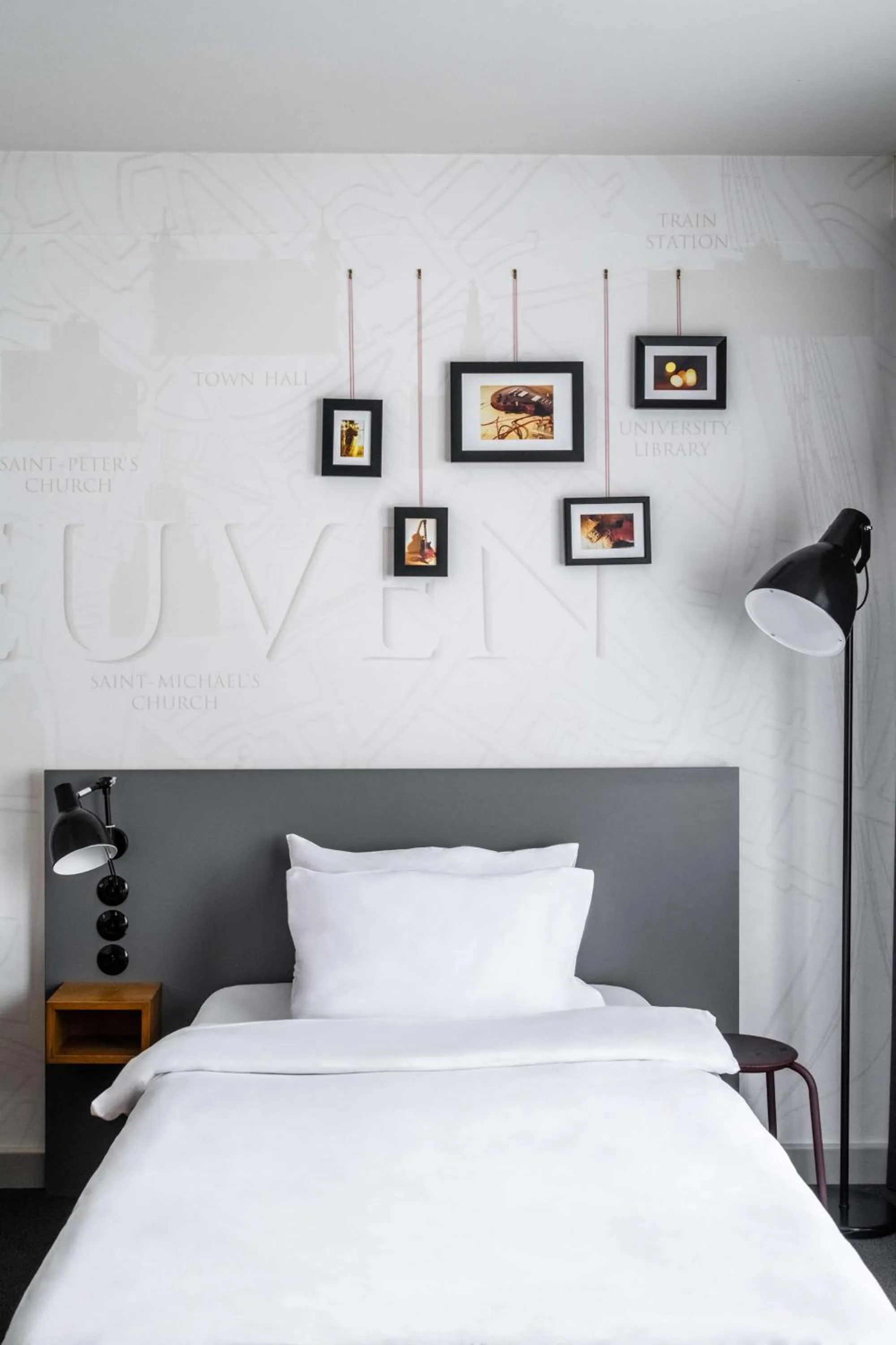 Bedroom, Bed in pentahotel Leuven