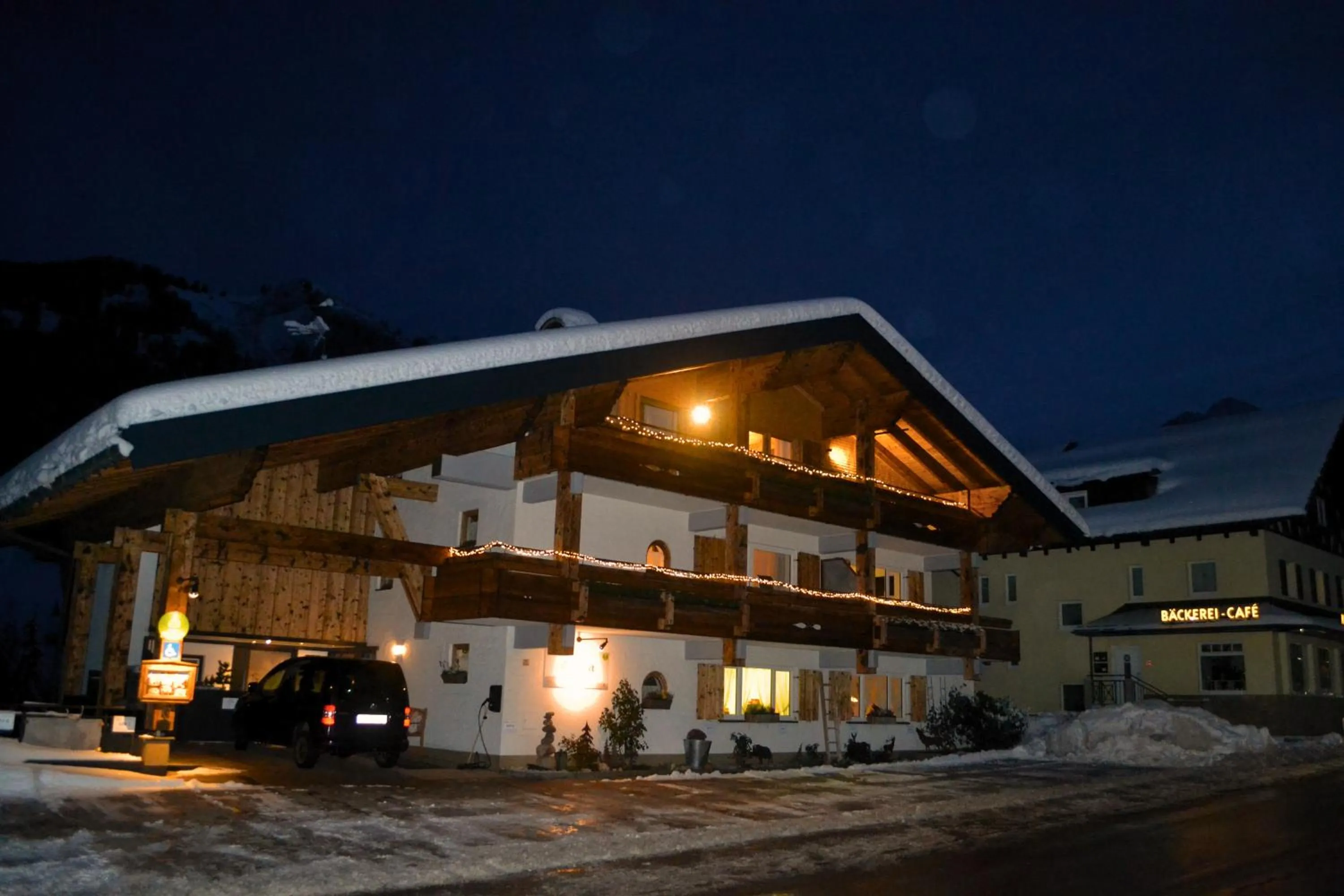 Property building in Alp-Chalet