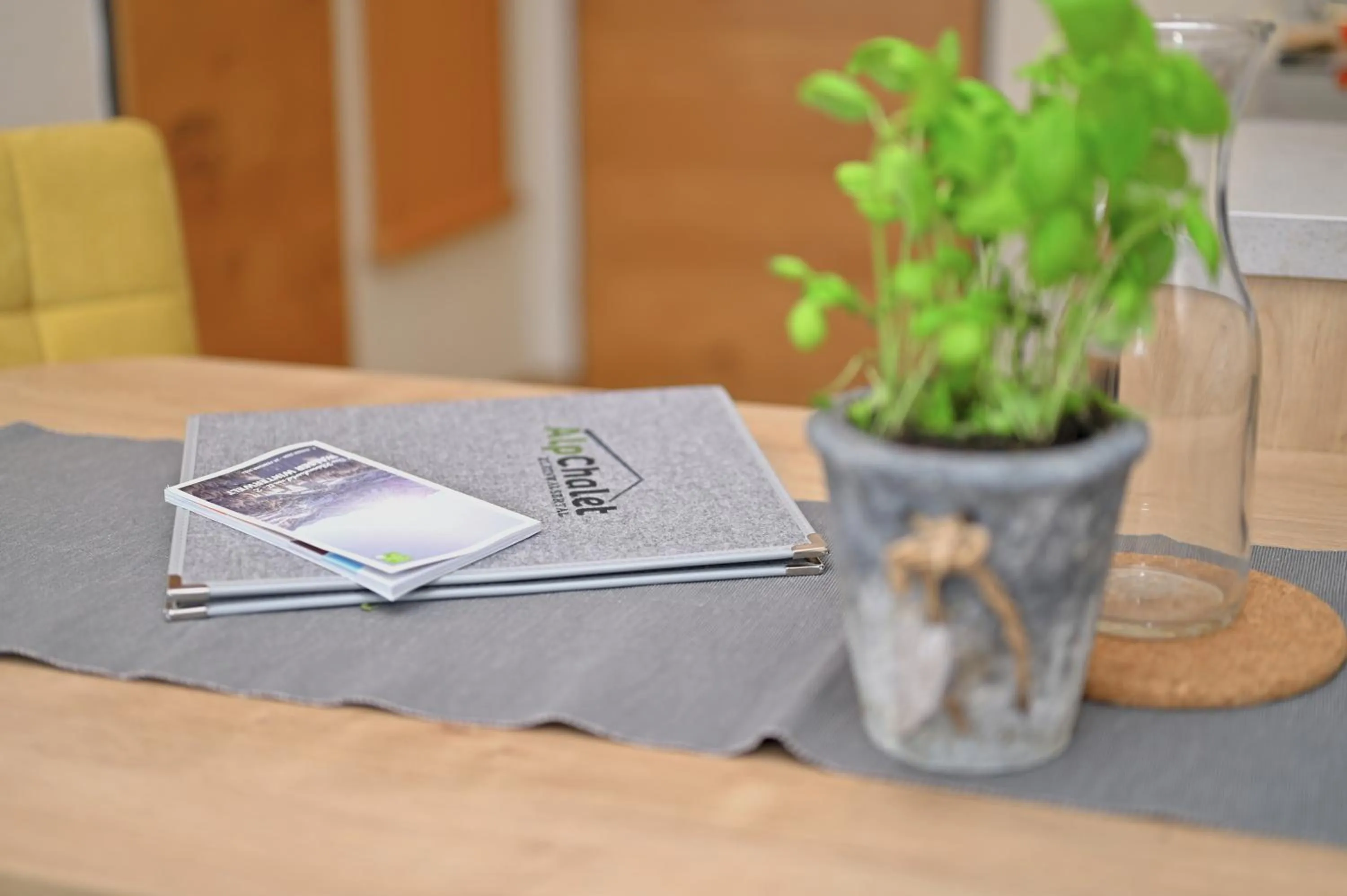 Dining area in Alp-Chalet