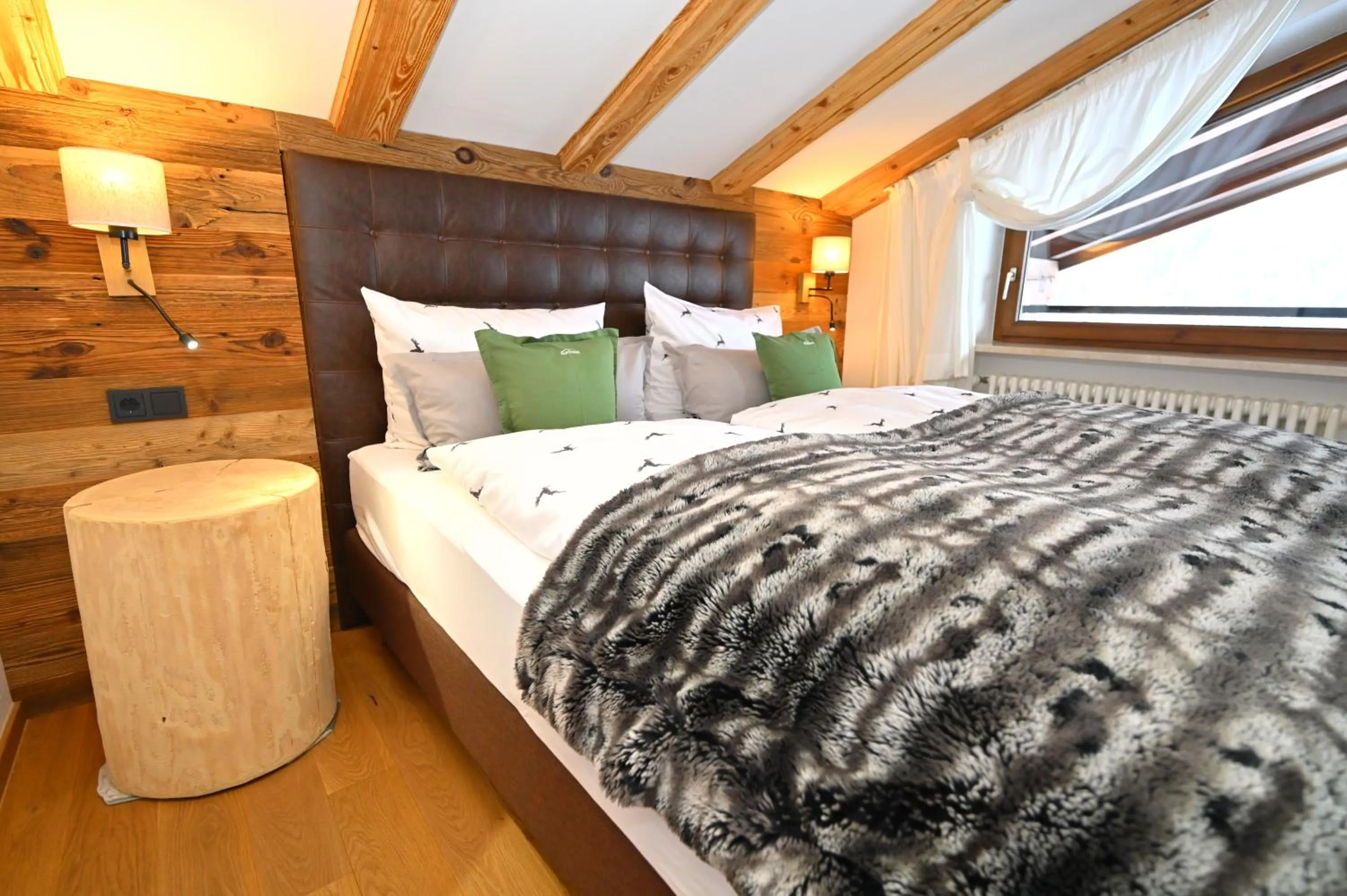 Bedroom, Bed in Alp-Chalet