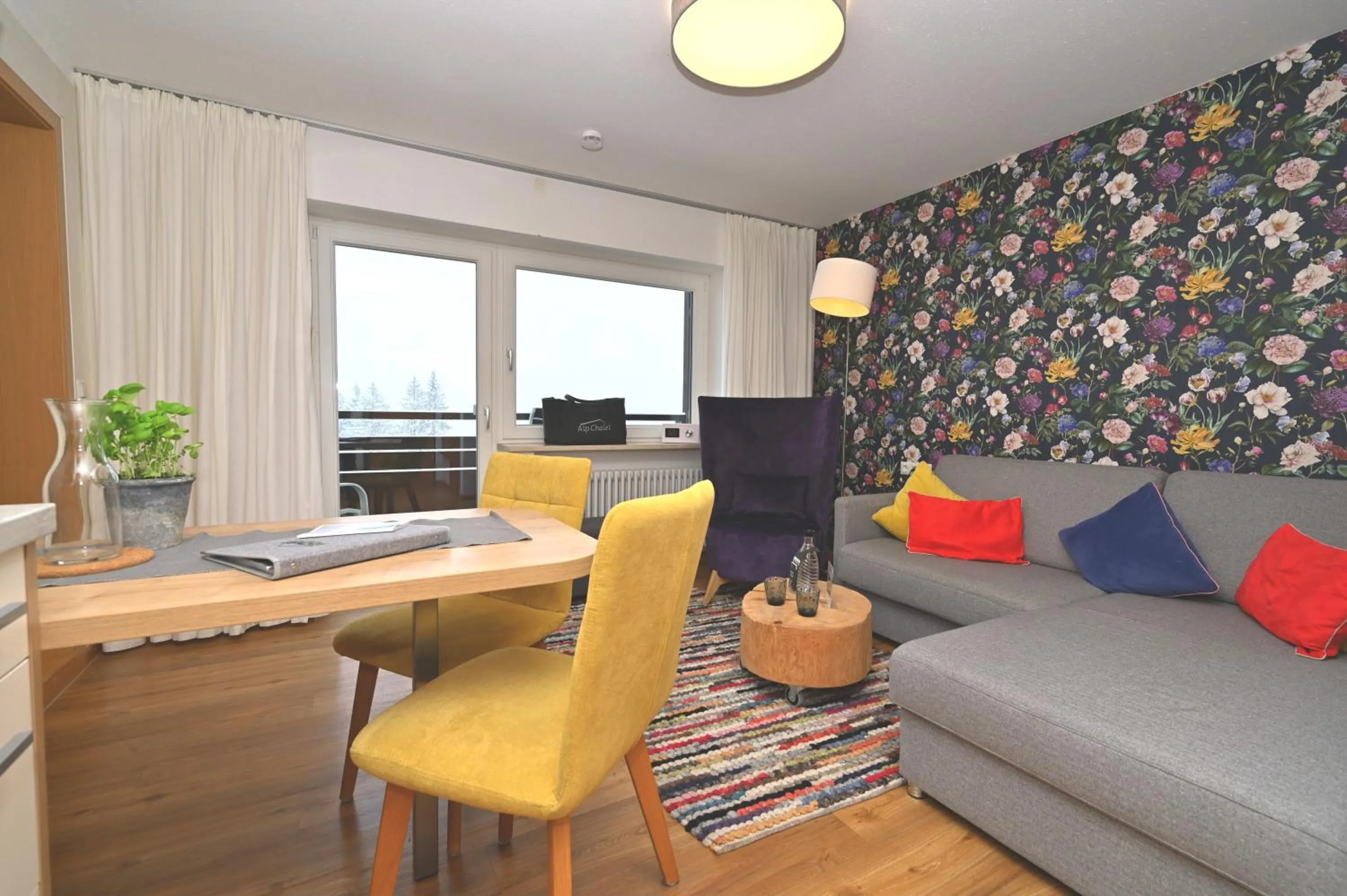 Photo of the whole room in Alp-Chalet