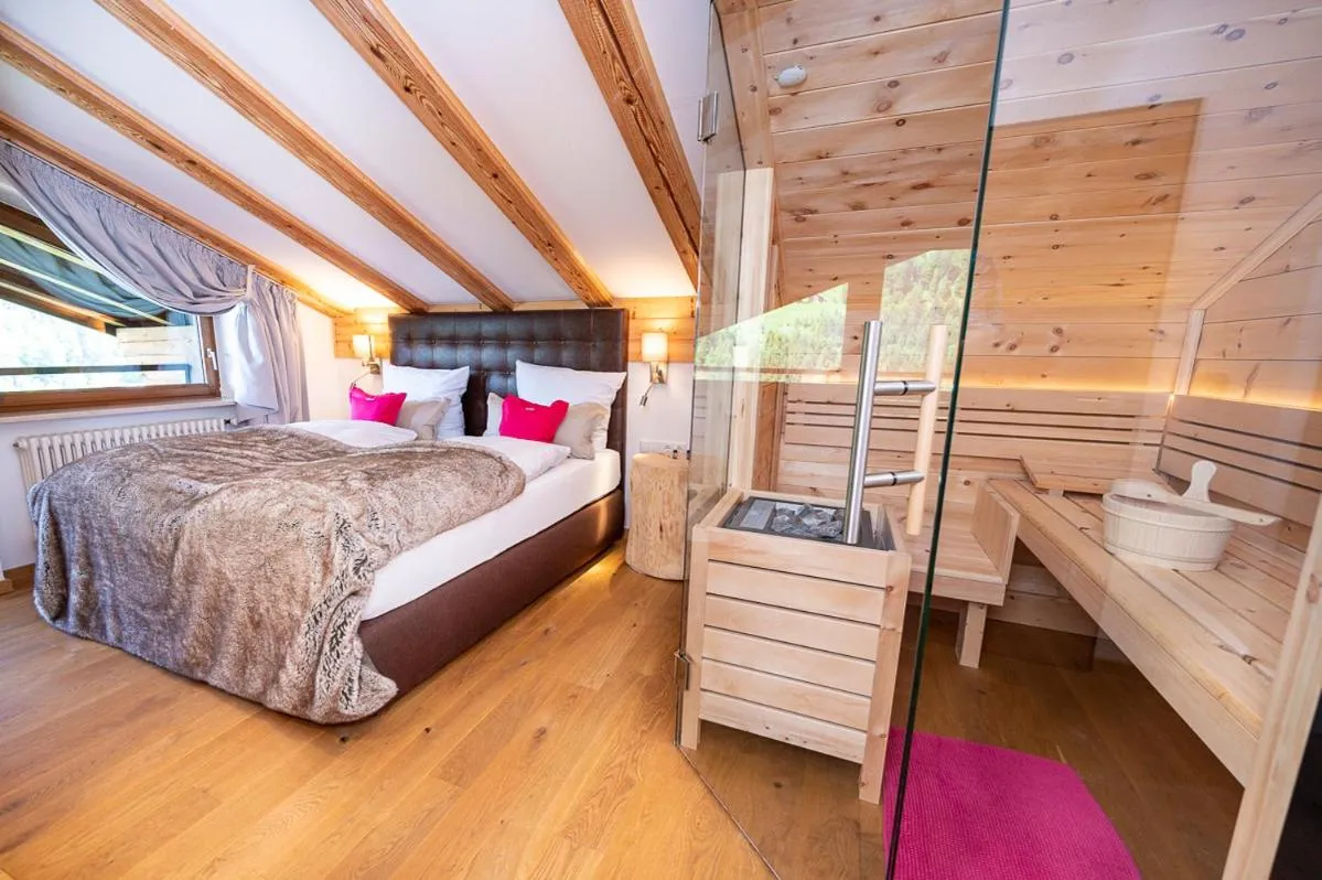 Sauna, Bed in Alp-Chalet