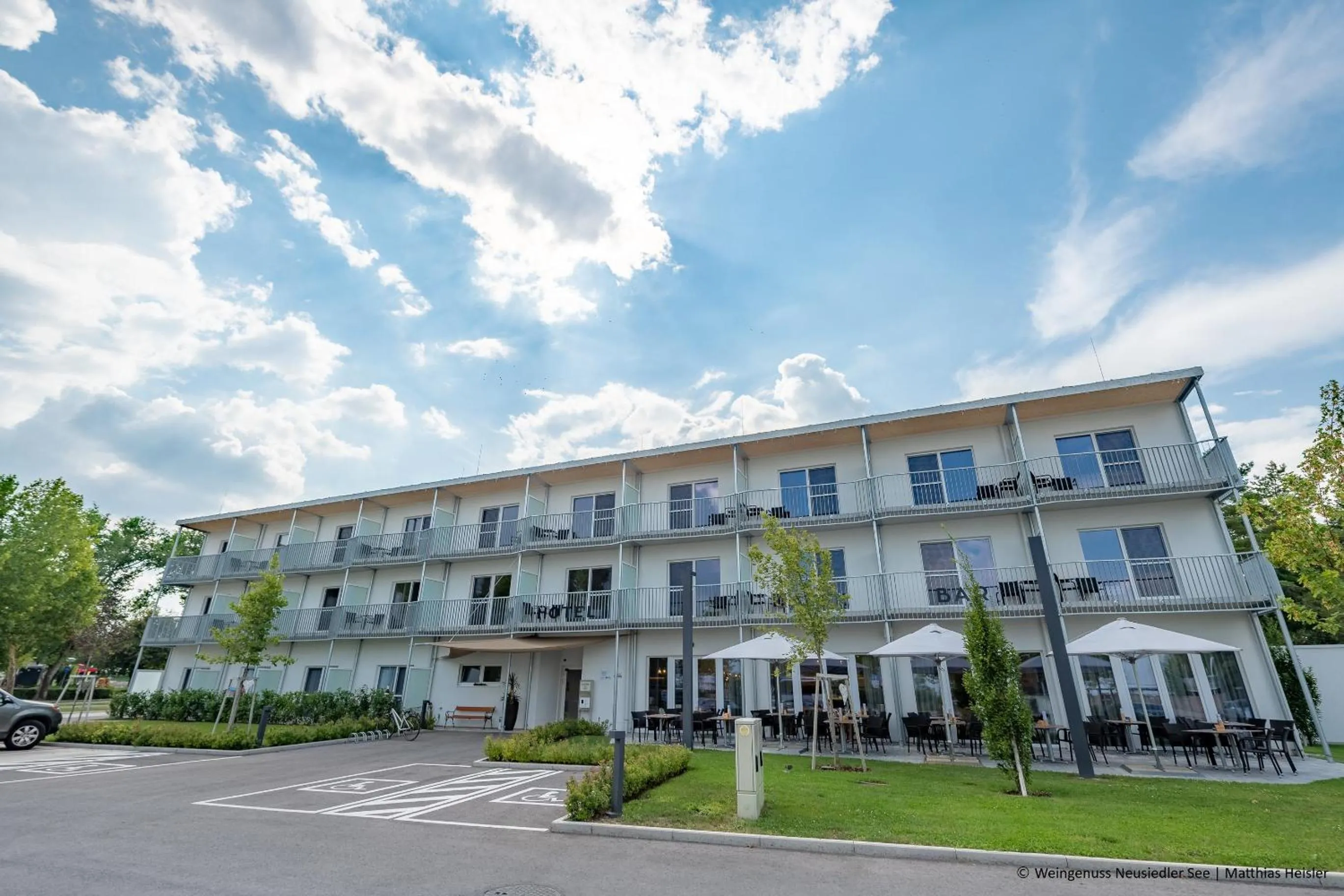 Facade/entrance in Hotel Katamaran
