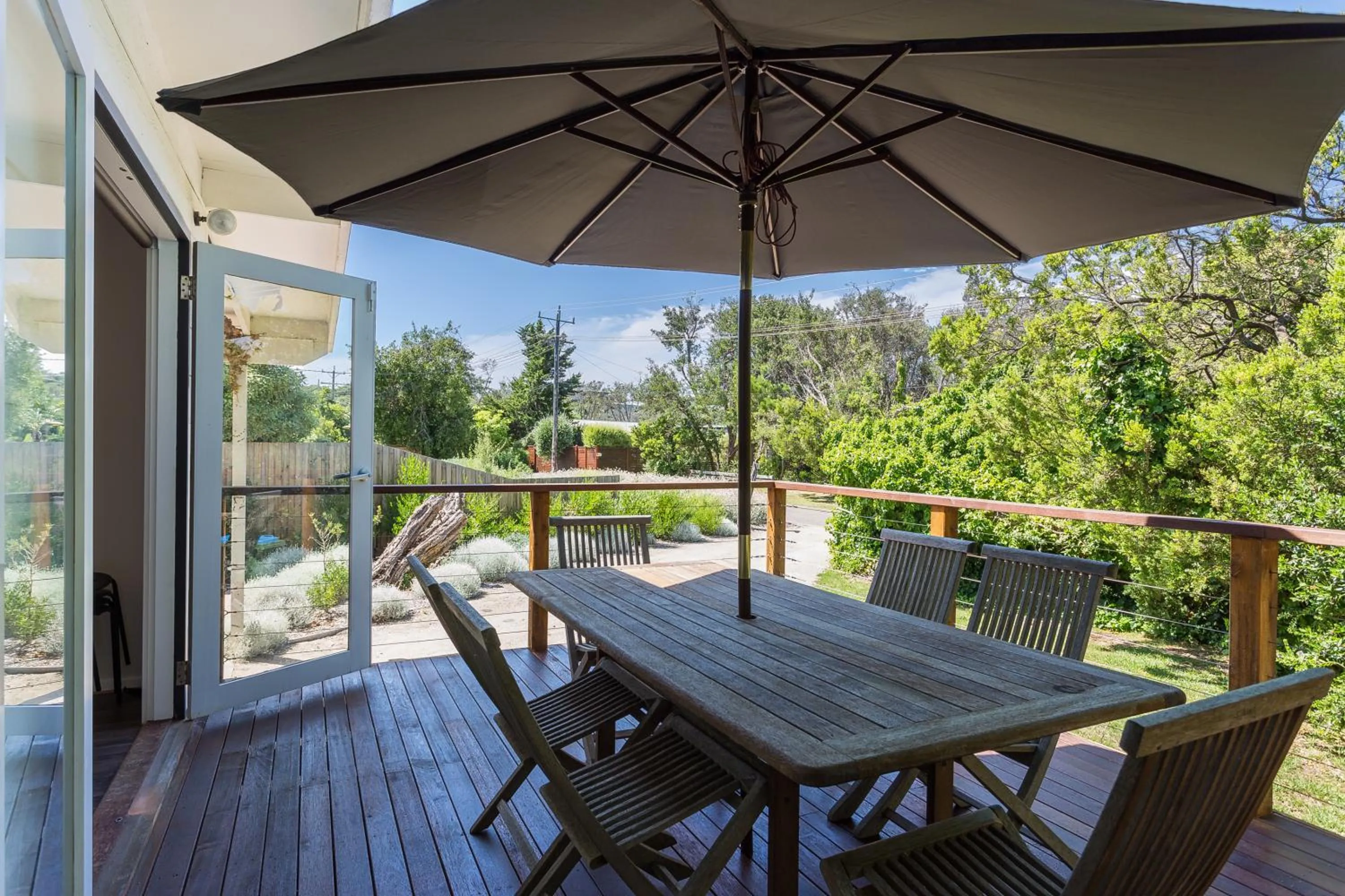 Blairgowrie Bella - light filled home with great deck