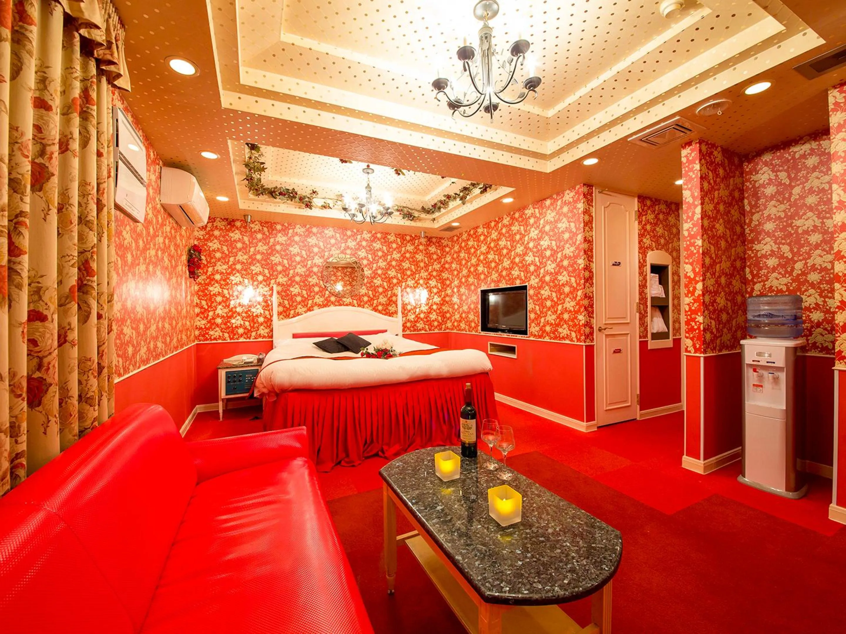 Photo of the whole room, Bed in Hotel Gallery (Adult Only)