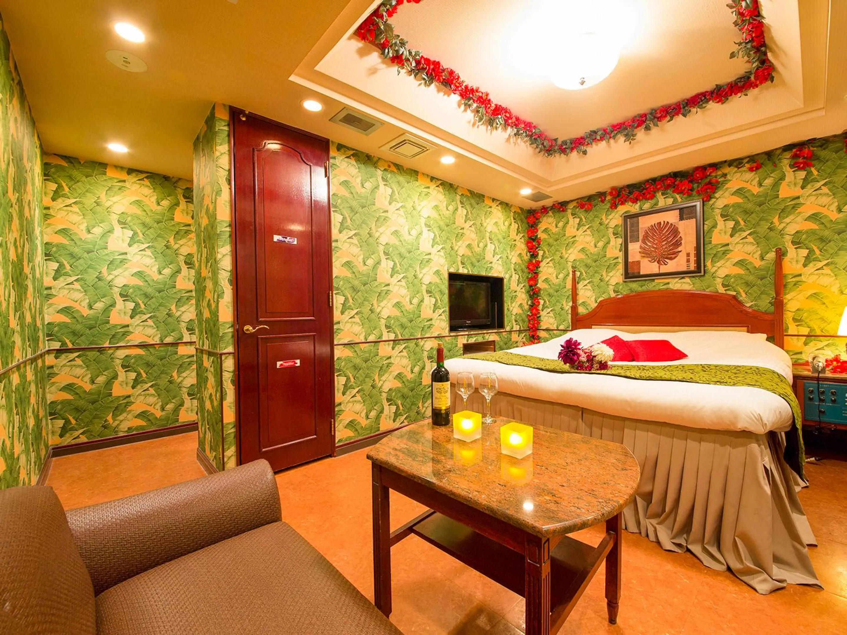 Photo of the whole room, Bed in Hotel Gallery (Adult Only)