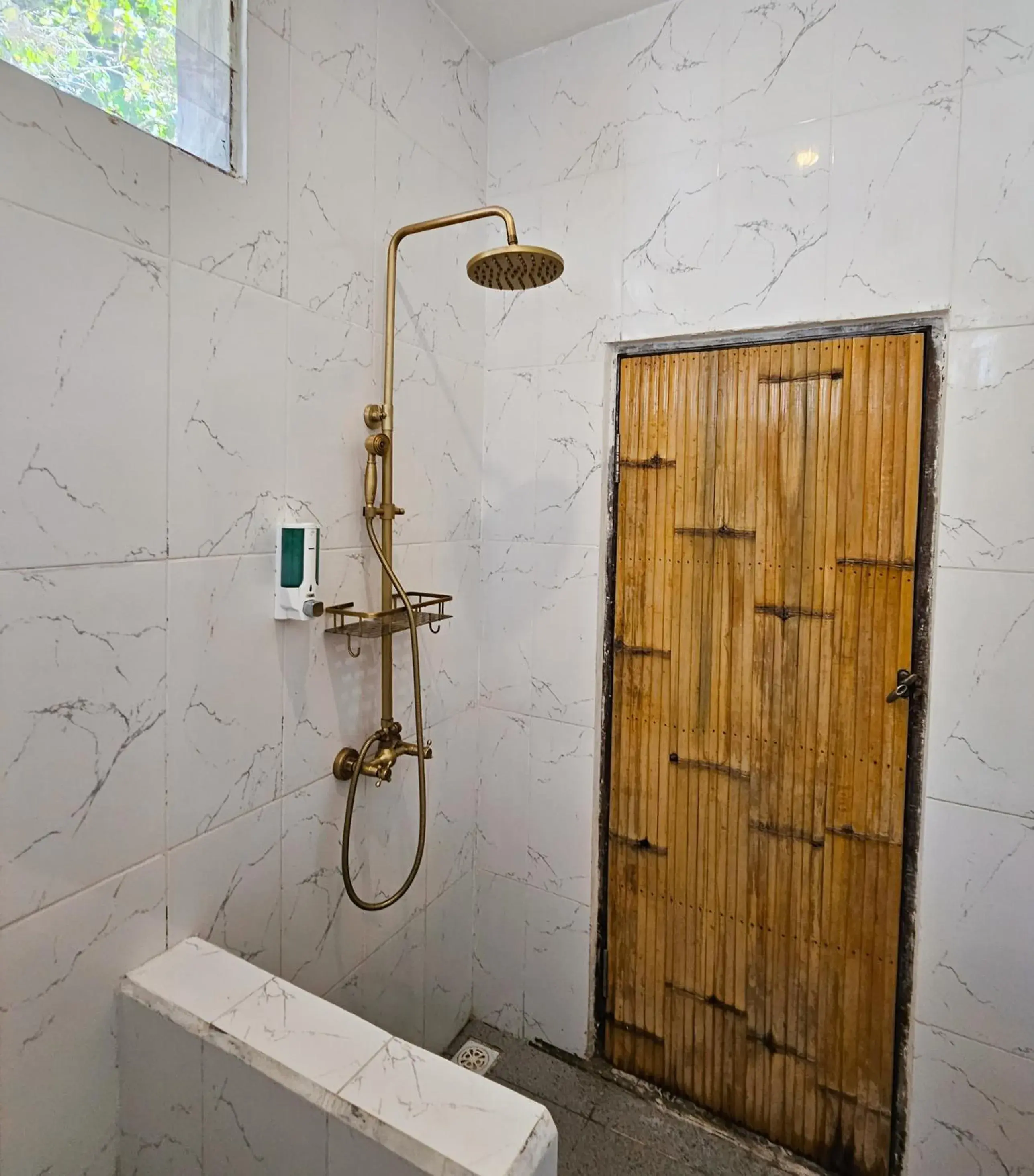 Tipsea Turtle Gili Trawangan Tipsea Turtle Gili Trawangan