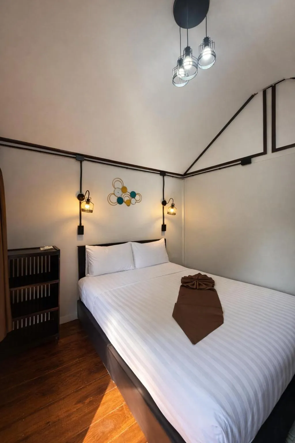 Bed in Lanta L.D. Beach Bungalow