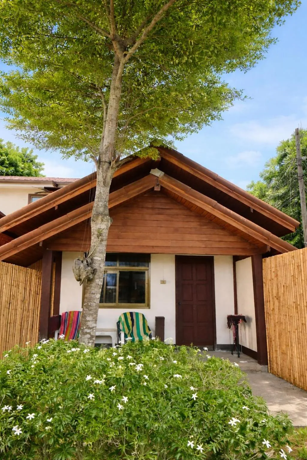 Property building in Lanta L.D. Beach Bungalow