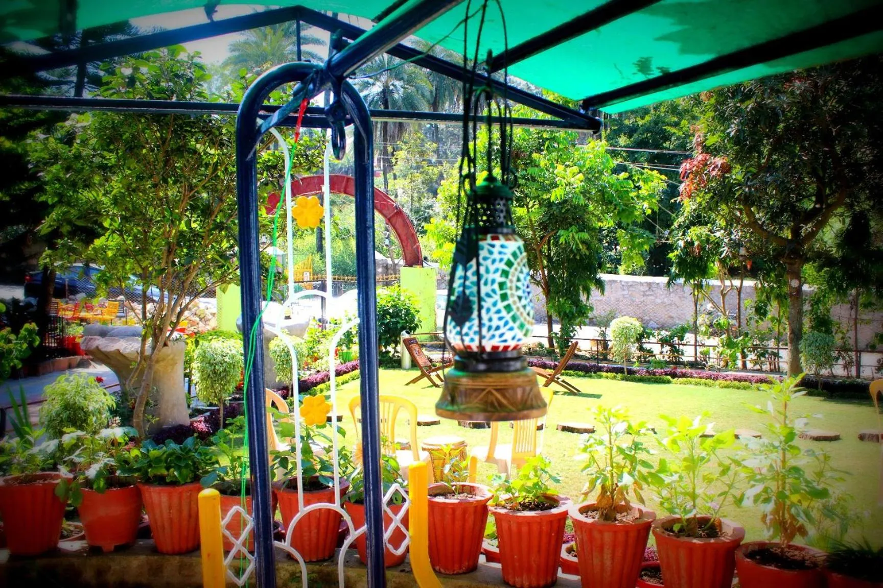 Garden view in Hotel Toppers Corner