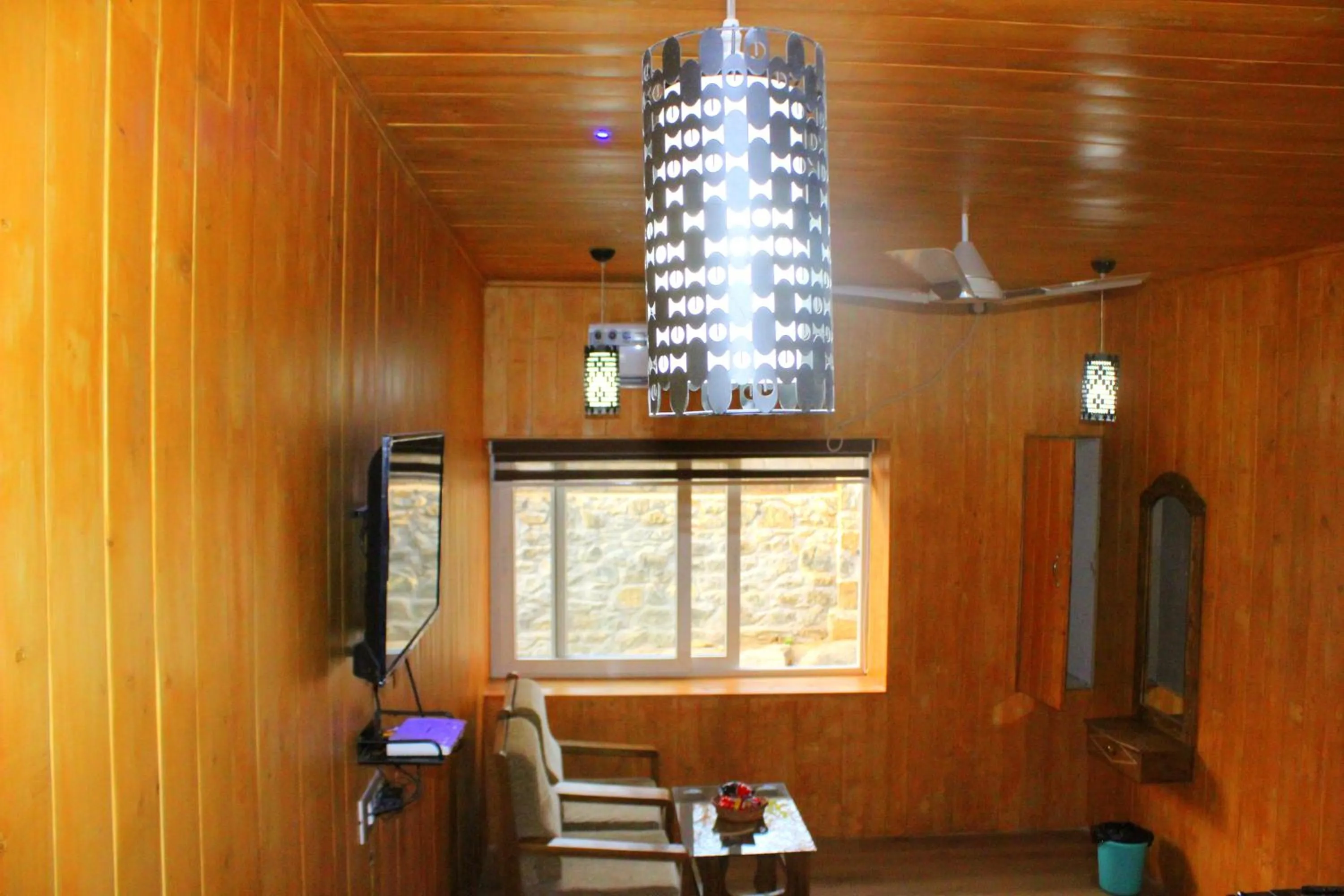 Hotel Toppers Corner