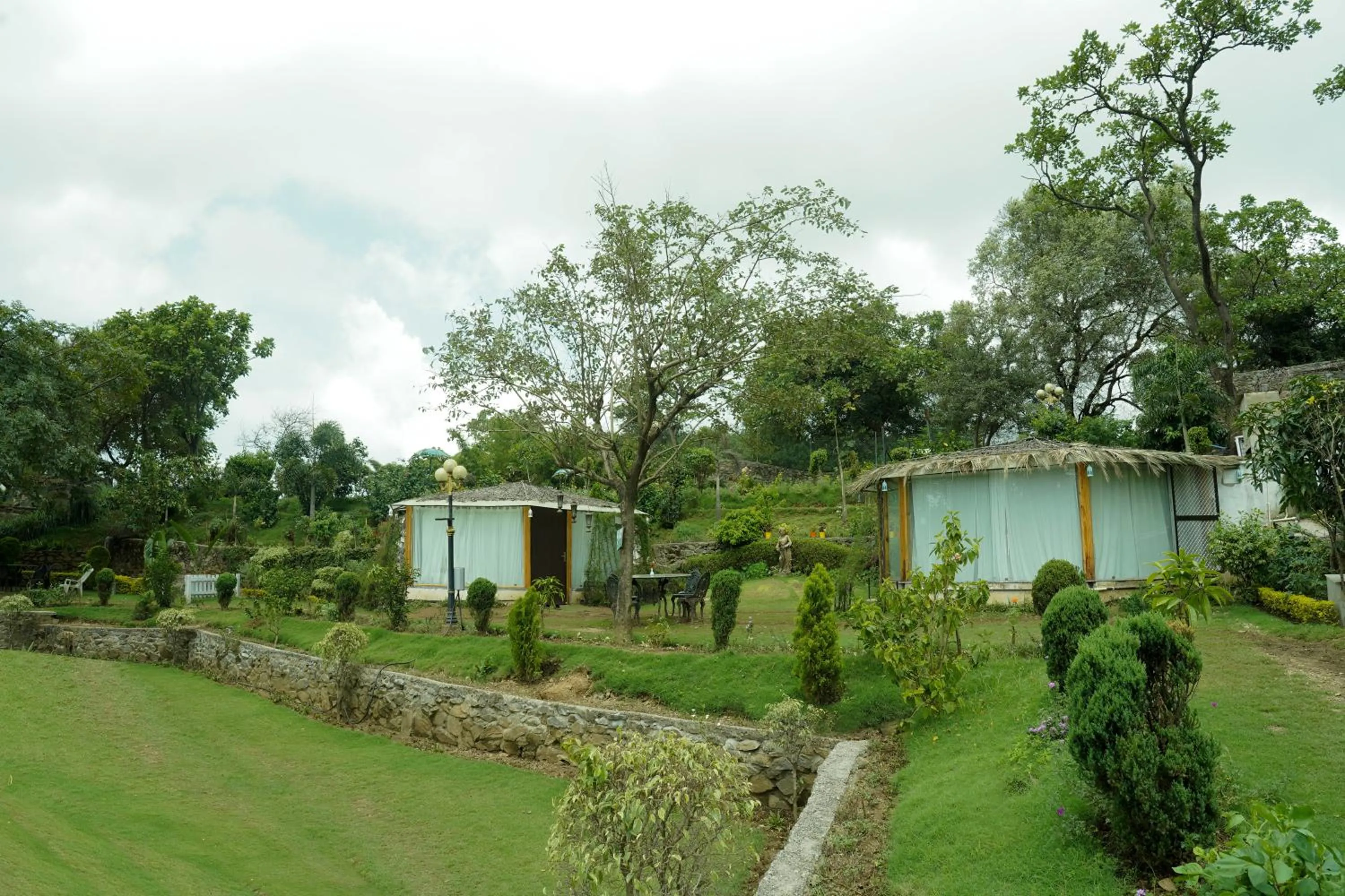 Hotel Toppers Corner