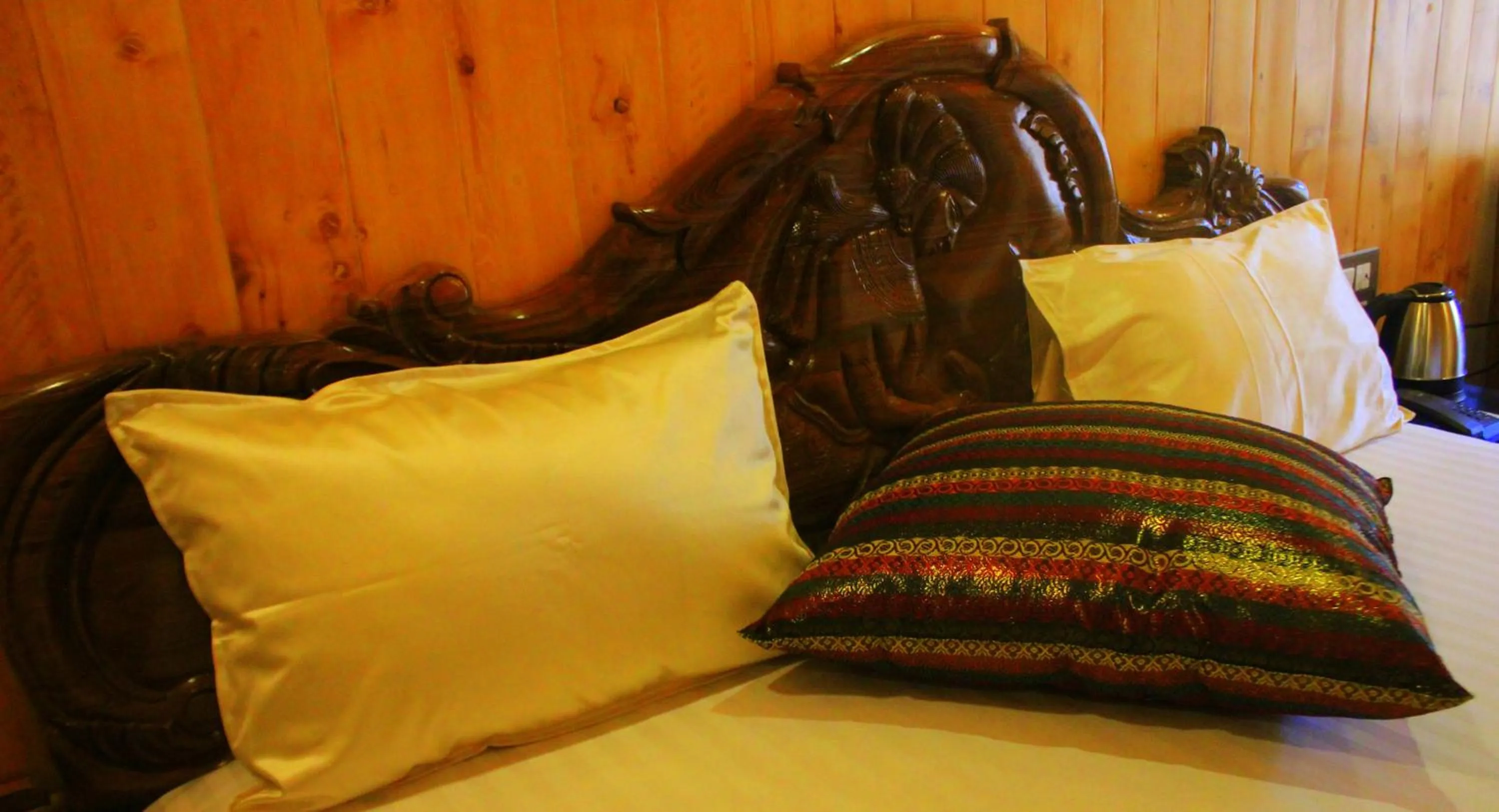 Hotel Toppers Corner