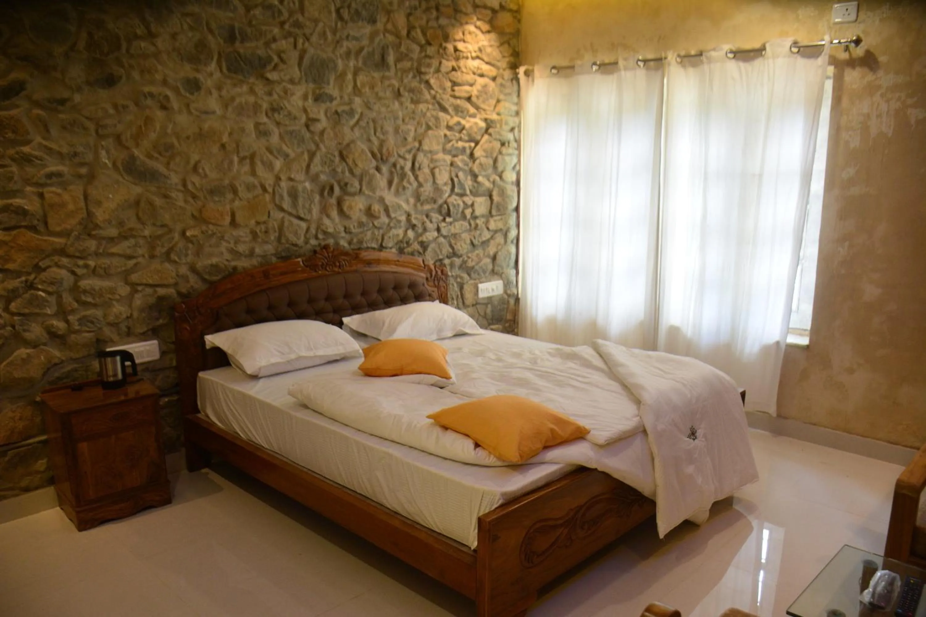 Bed in Hotel Toppers Corner