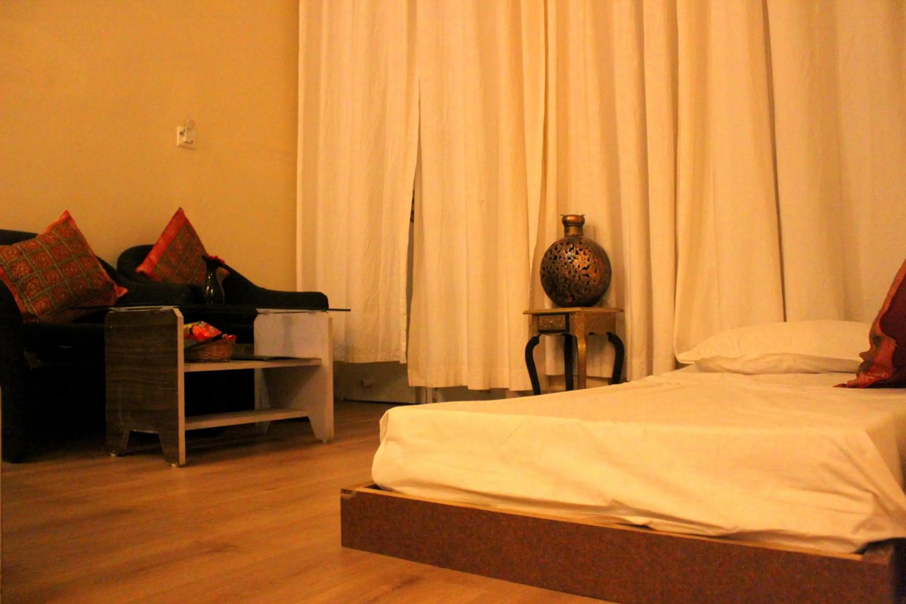 Hotel Toppers Corner