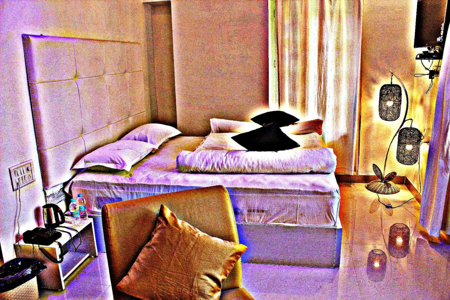 Photo of the whole room in Hotel Toppers Corner