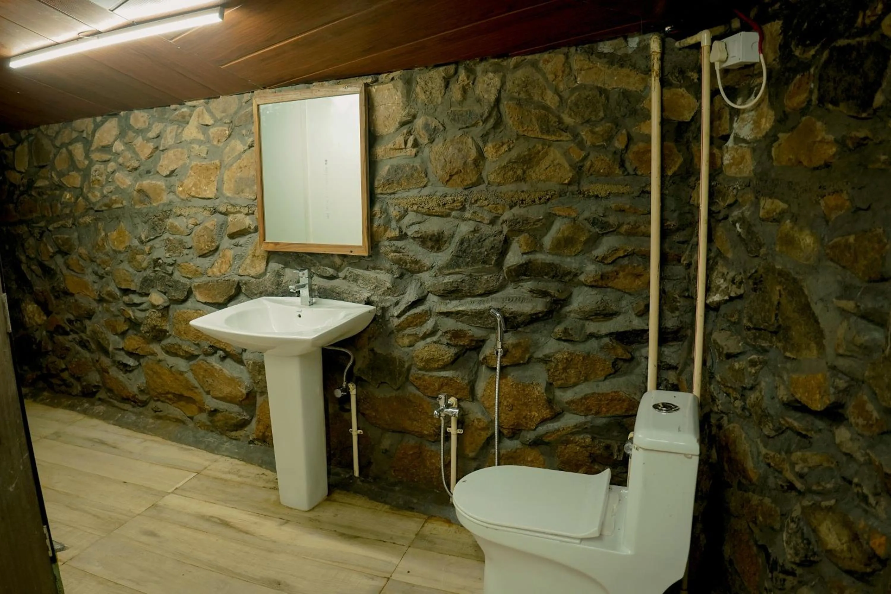 Hotel Toppers Corner