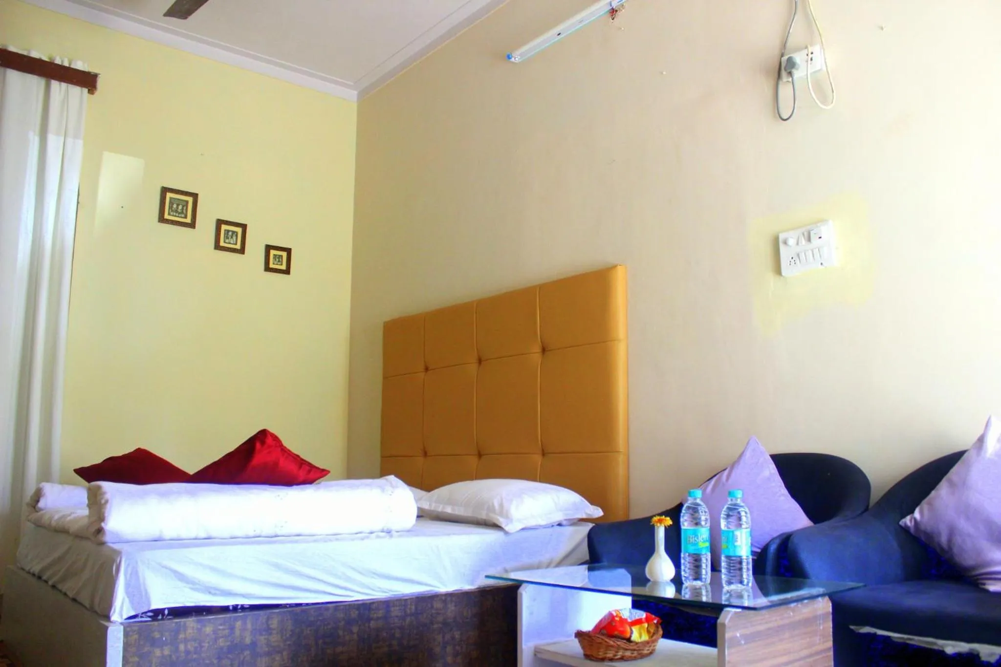 Hotel Toppers Corner