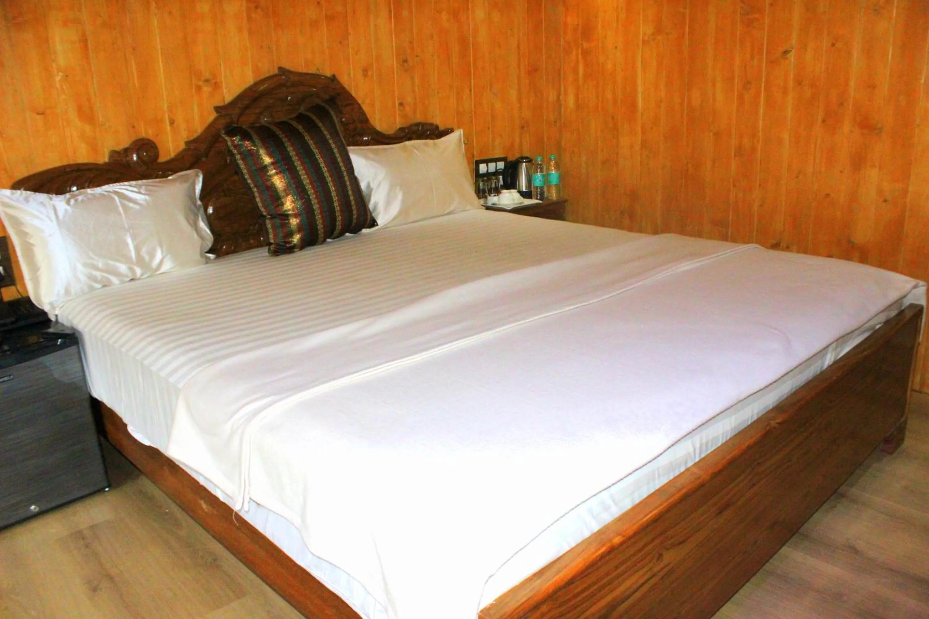 Hotel Toppers Corner