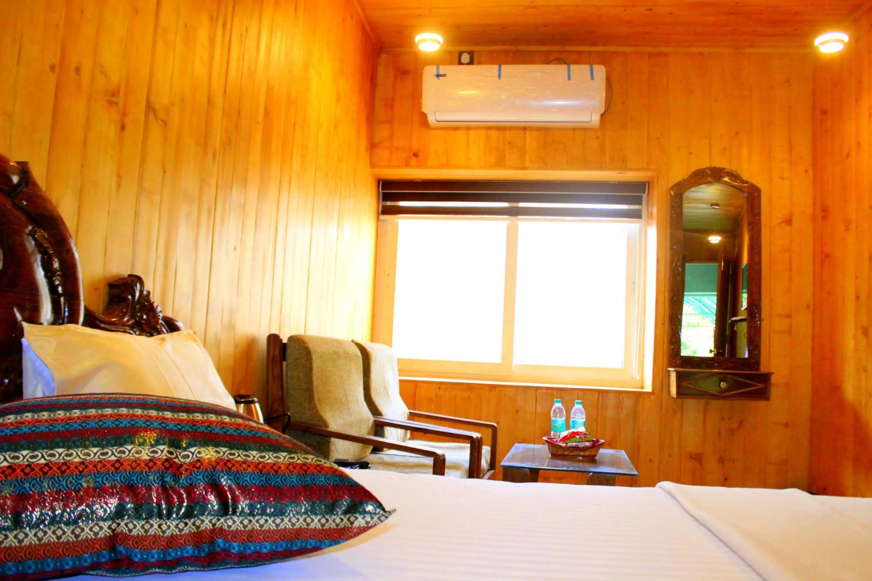 Hotel Toppers Corner