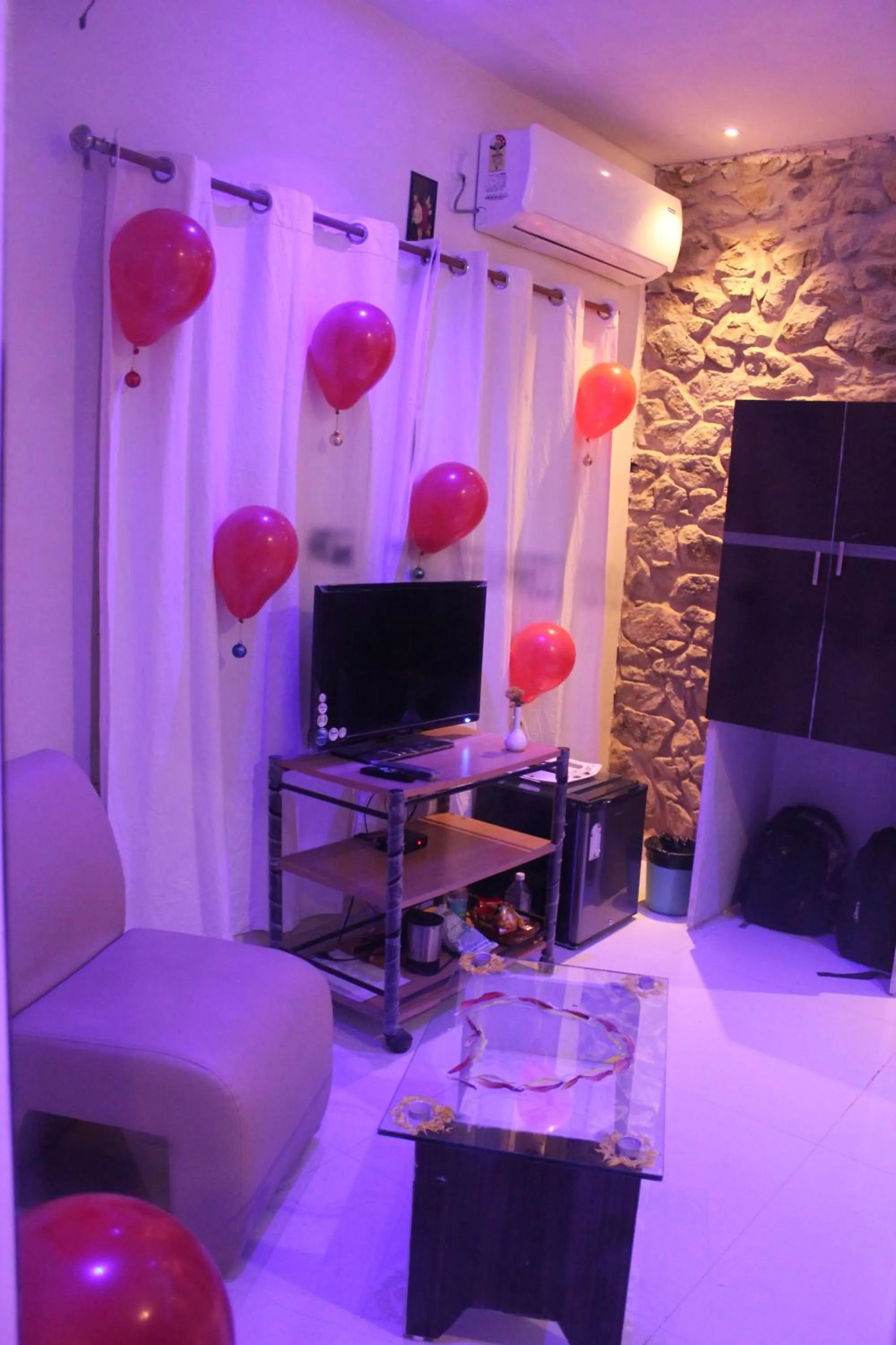 Hotel Toppers Corner