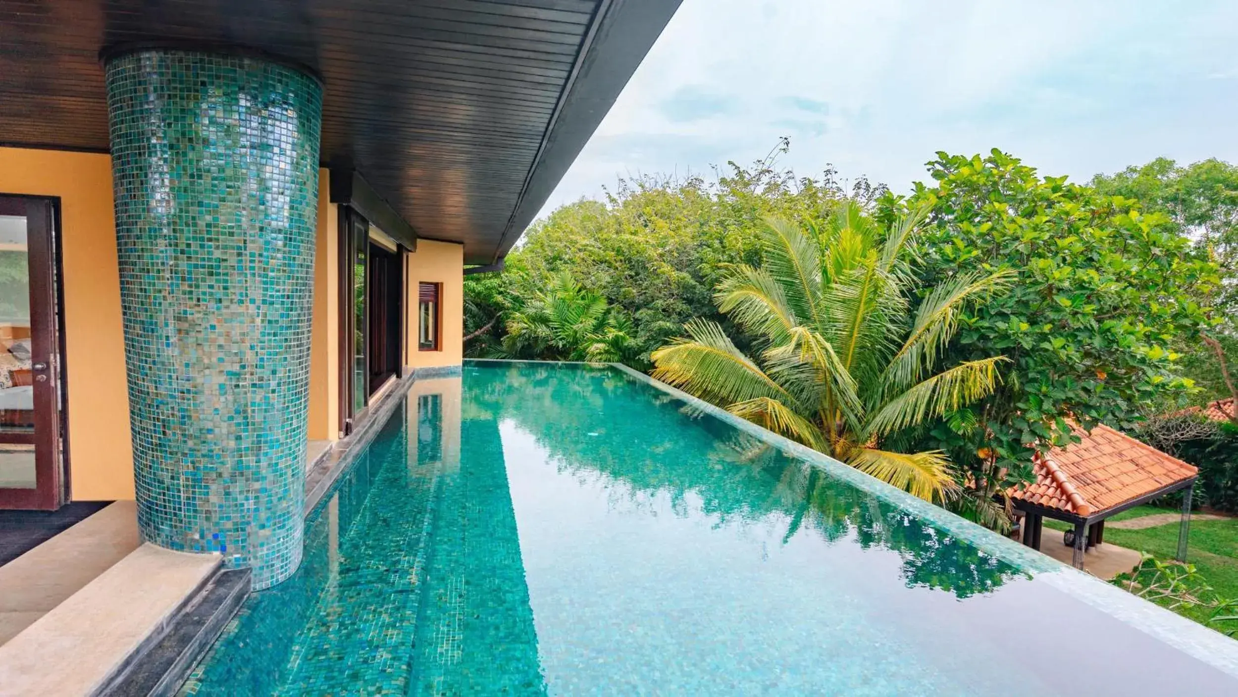 Pool Pavilion - single occupancy in Cape Weligama - Relais and Chateaux Pool Pavilion - single occupancy in Cape Weligama - Relais and Chateaux