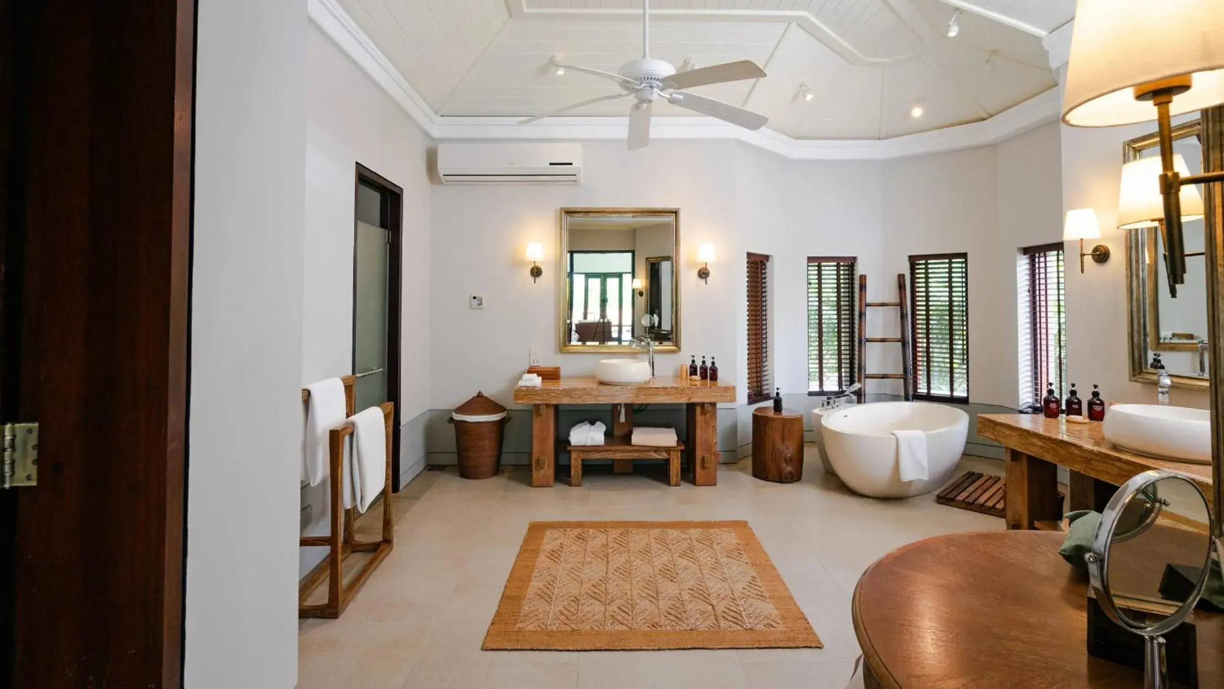 Pool Pavilion - single occupancy in Cape Weligama - Relais and Chateaux Pool Pavilion - single occupancy in Cape Weligama - Relais and Chateaux