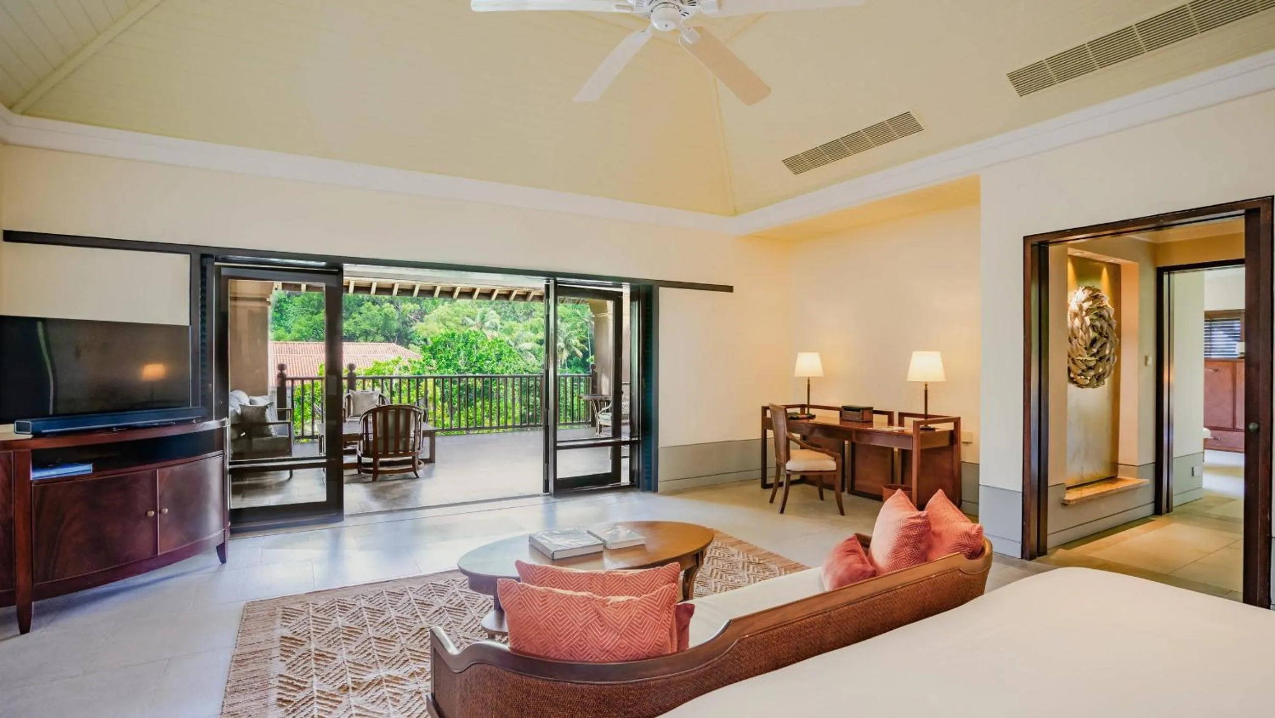 Bedroom, Bed in Cape Weligama - Relais and Chateaux