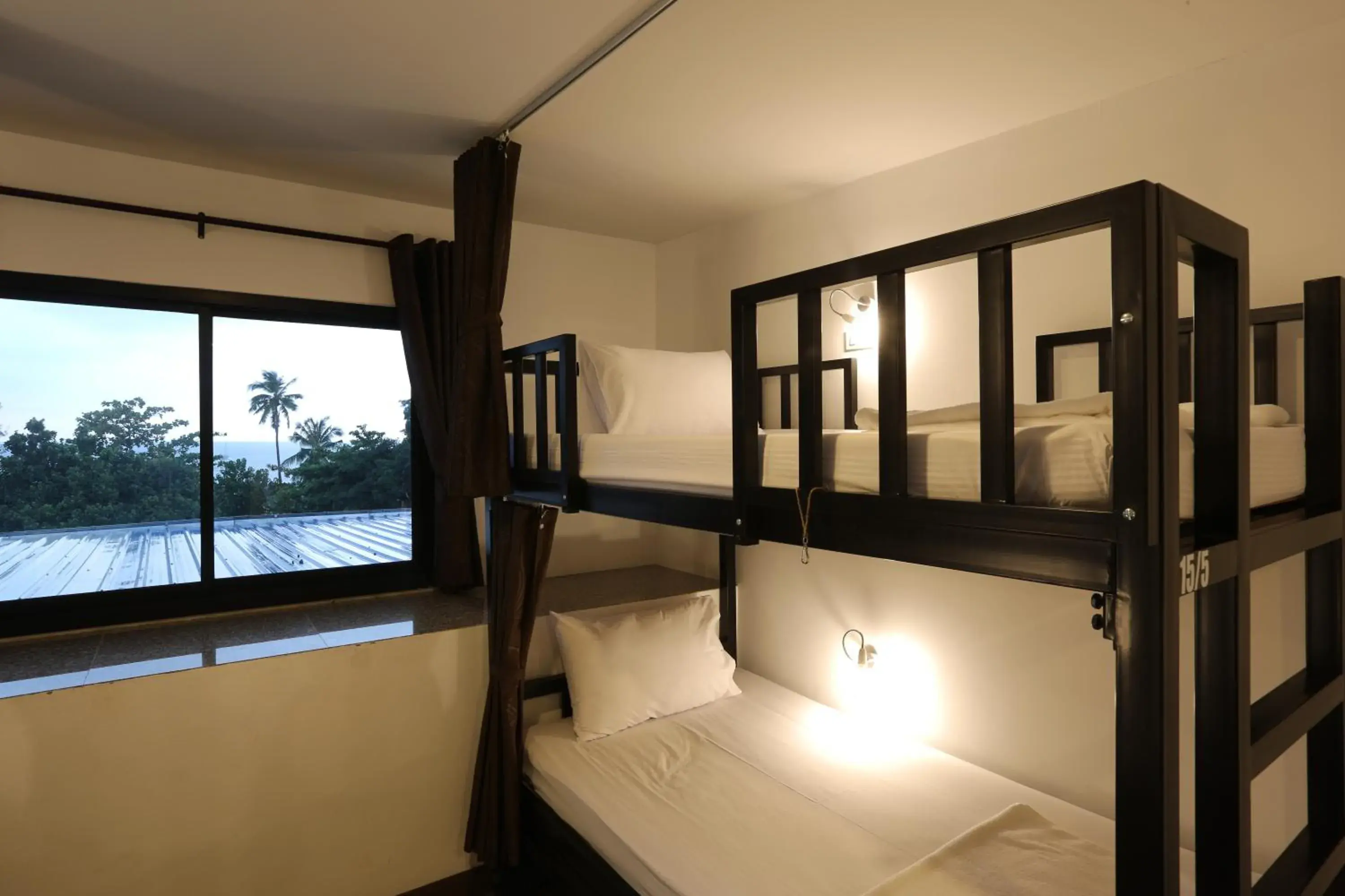 Sea view, Bed in Balcony Party Hostel - 18-40 Sea view, Bed in Balcony Party Hostel - 18-40