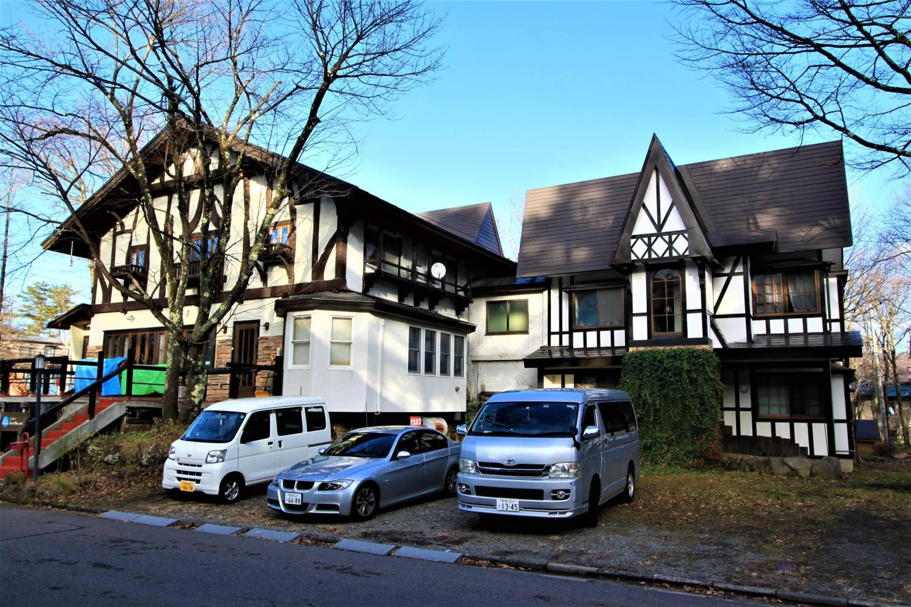 Facade/entrance in Pension Eastmountain Hakuba