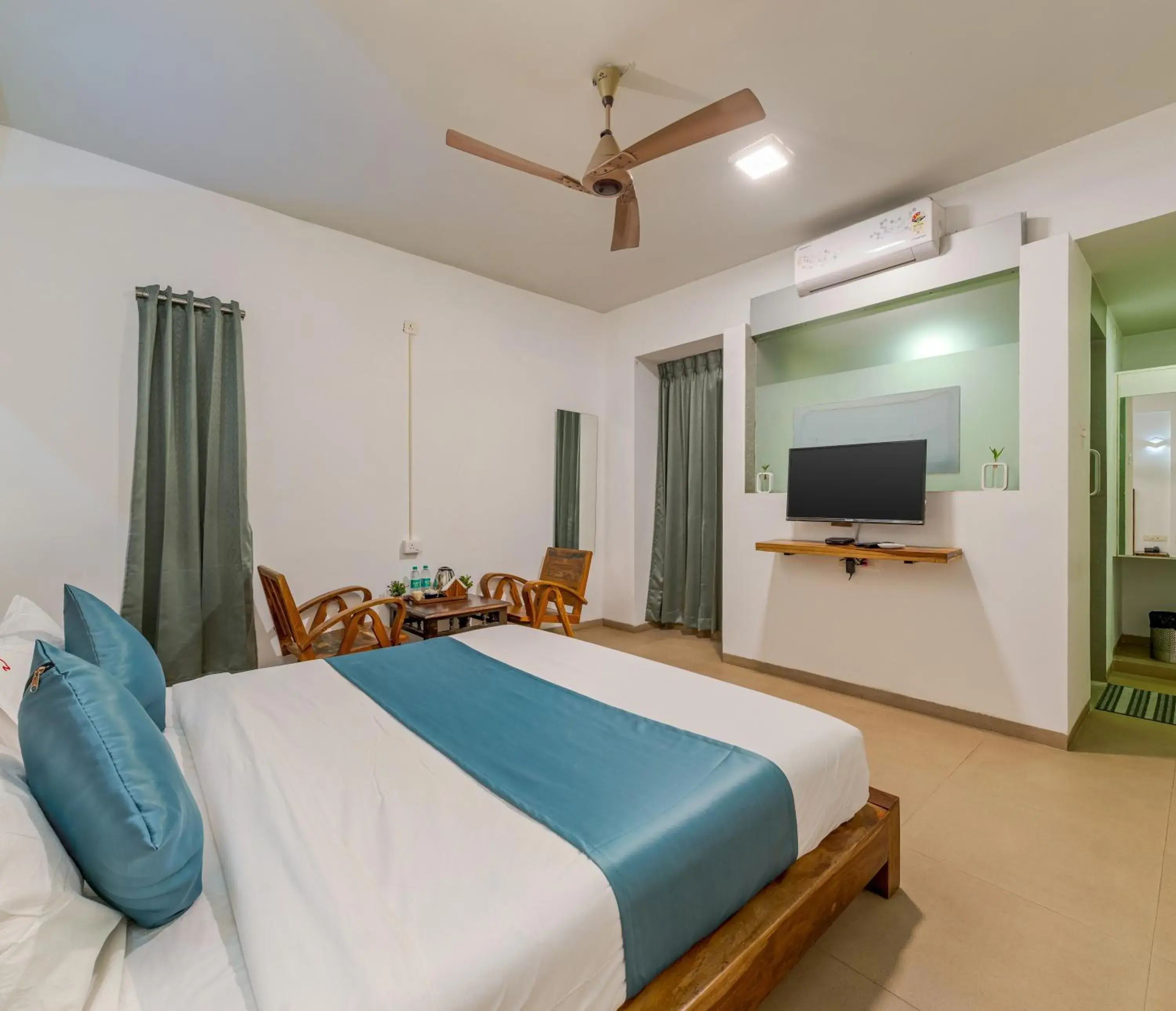 Superior Double Room in Hotel Zorba Inn Superior Double Room in Hotel Zorba Inn