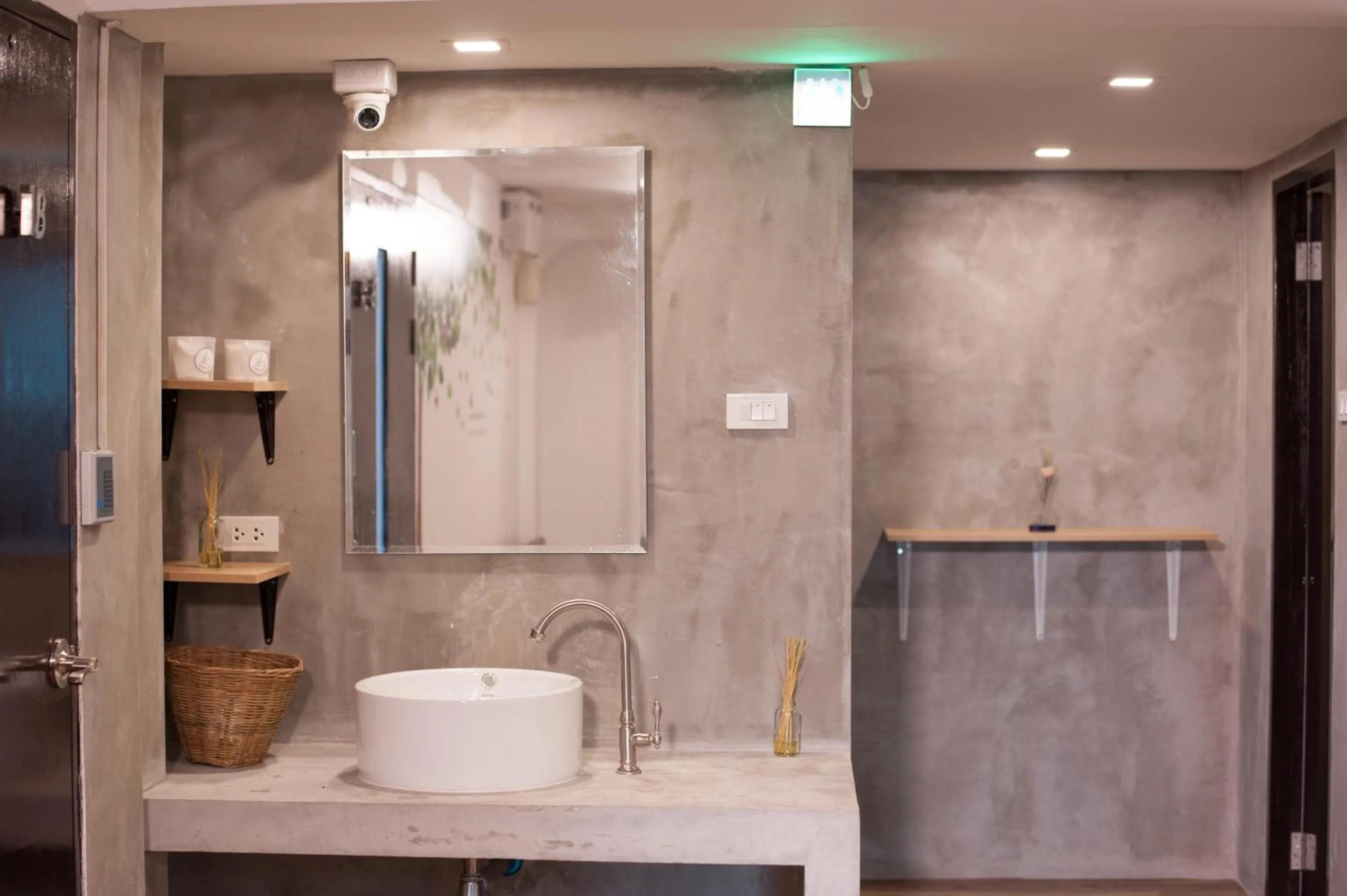 Toilet in Hoppers Place Donmuang